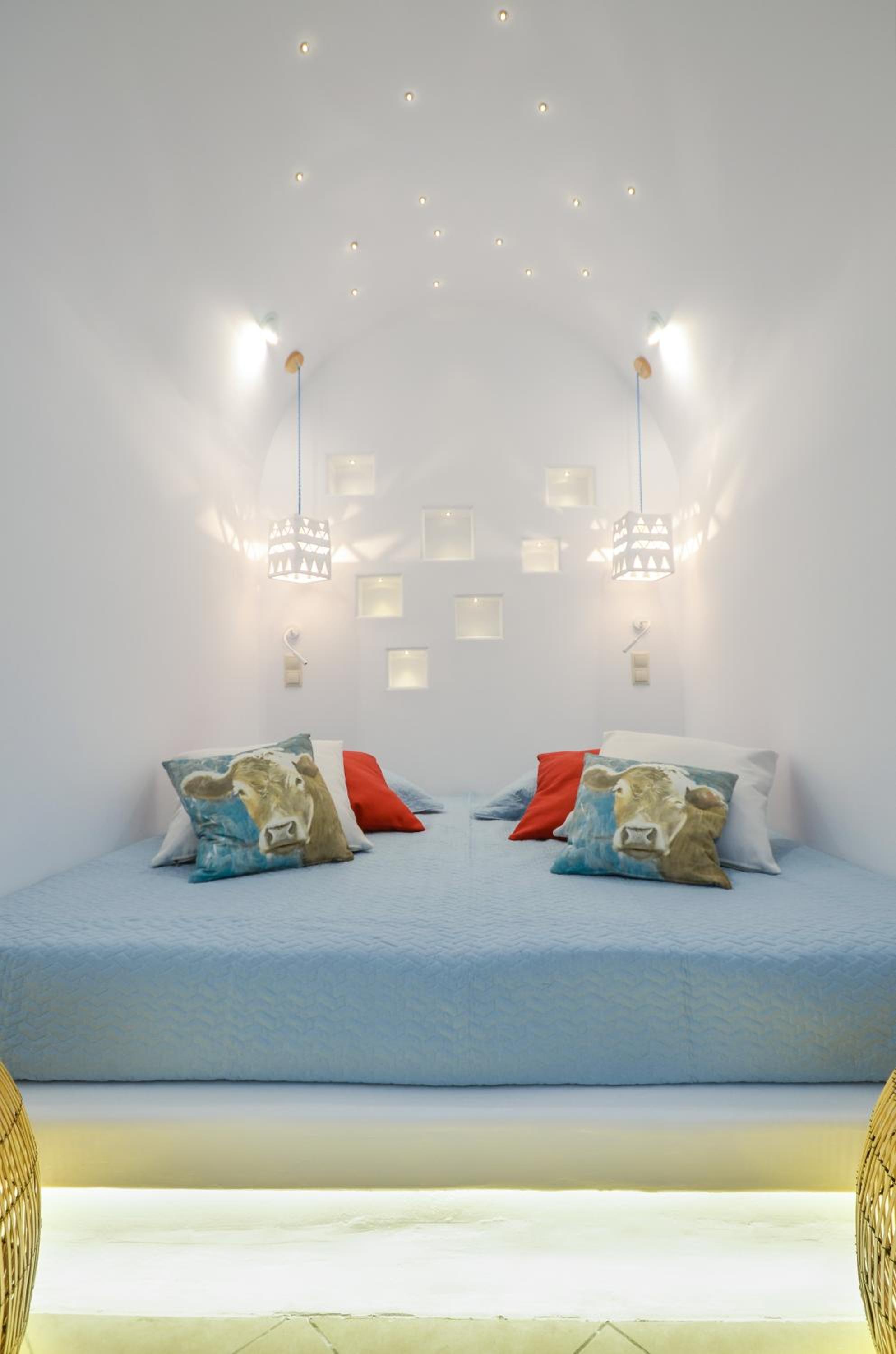 One-Bedroom Apartment - Photo 2