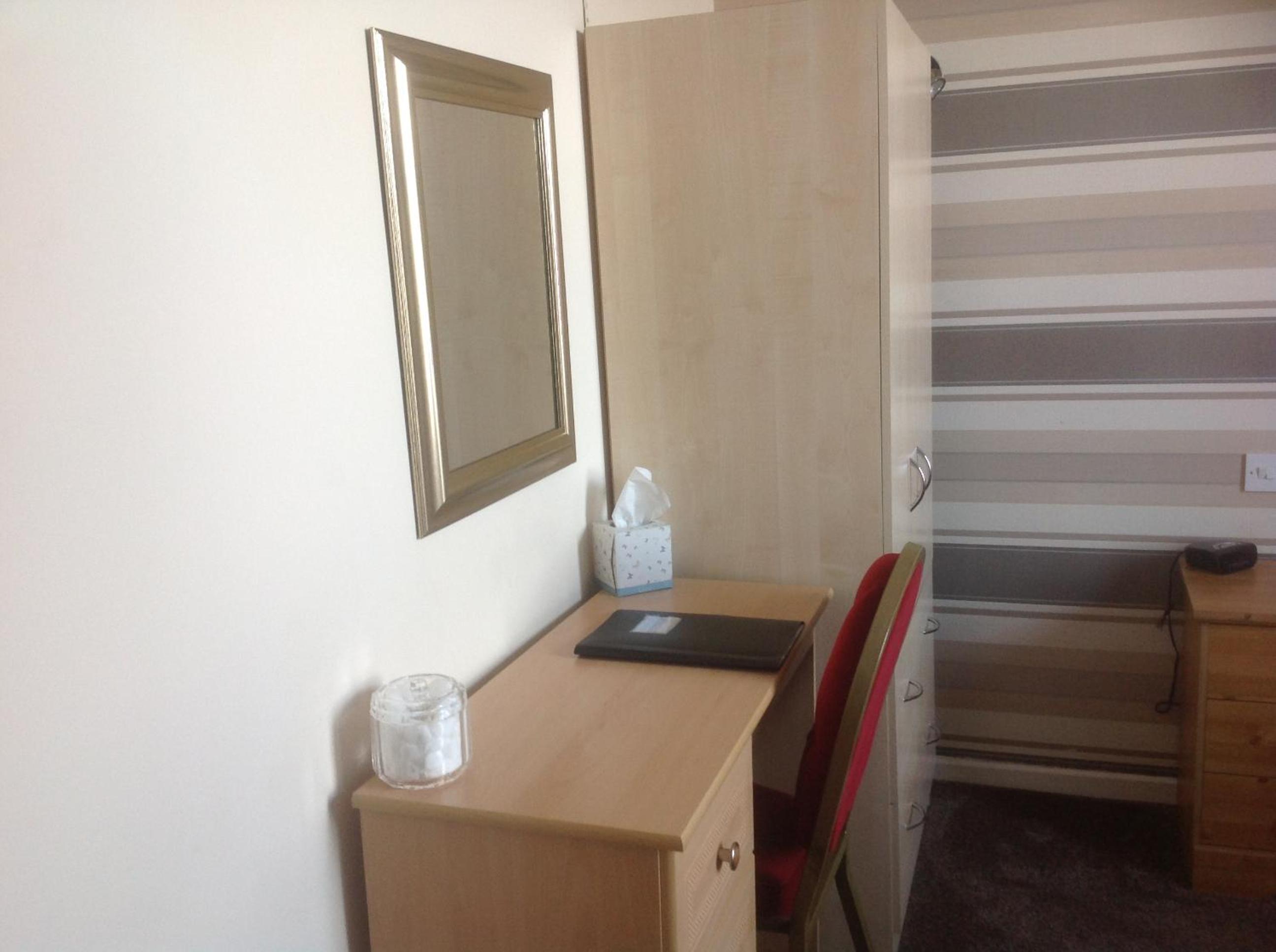 Large Single First Floor Rm 4 photo 2
