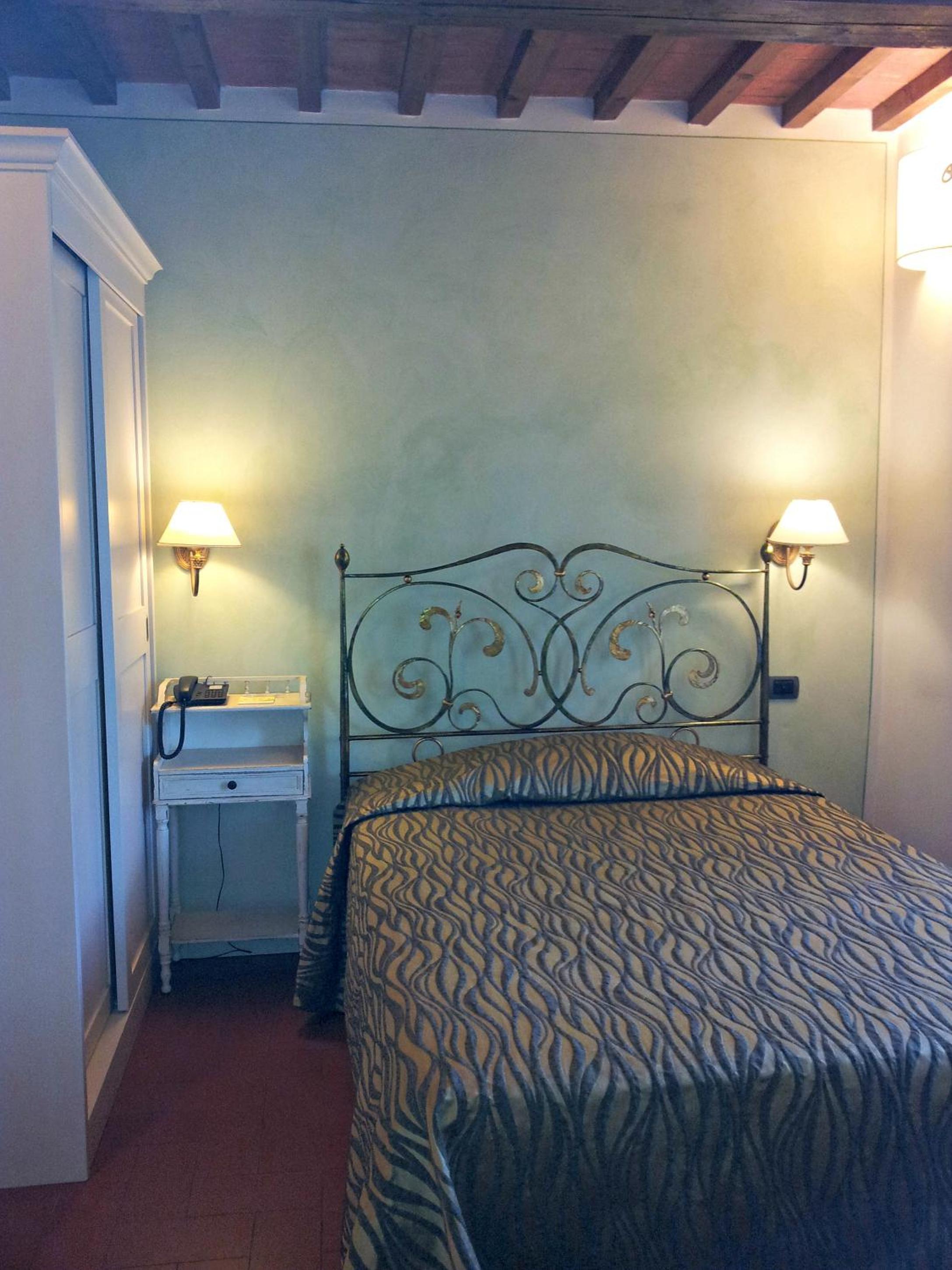 Single Room photo 2