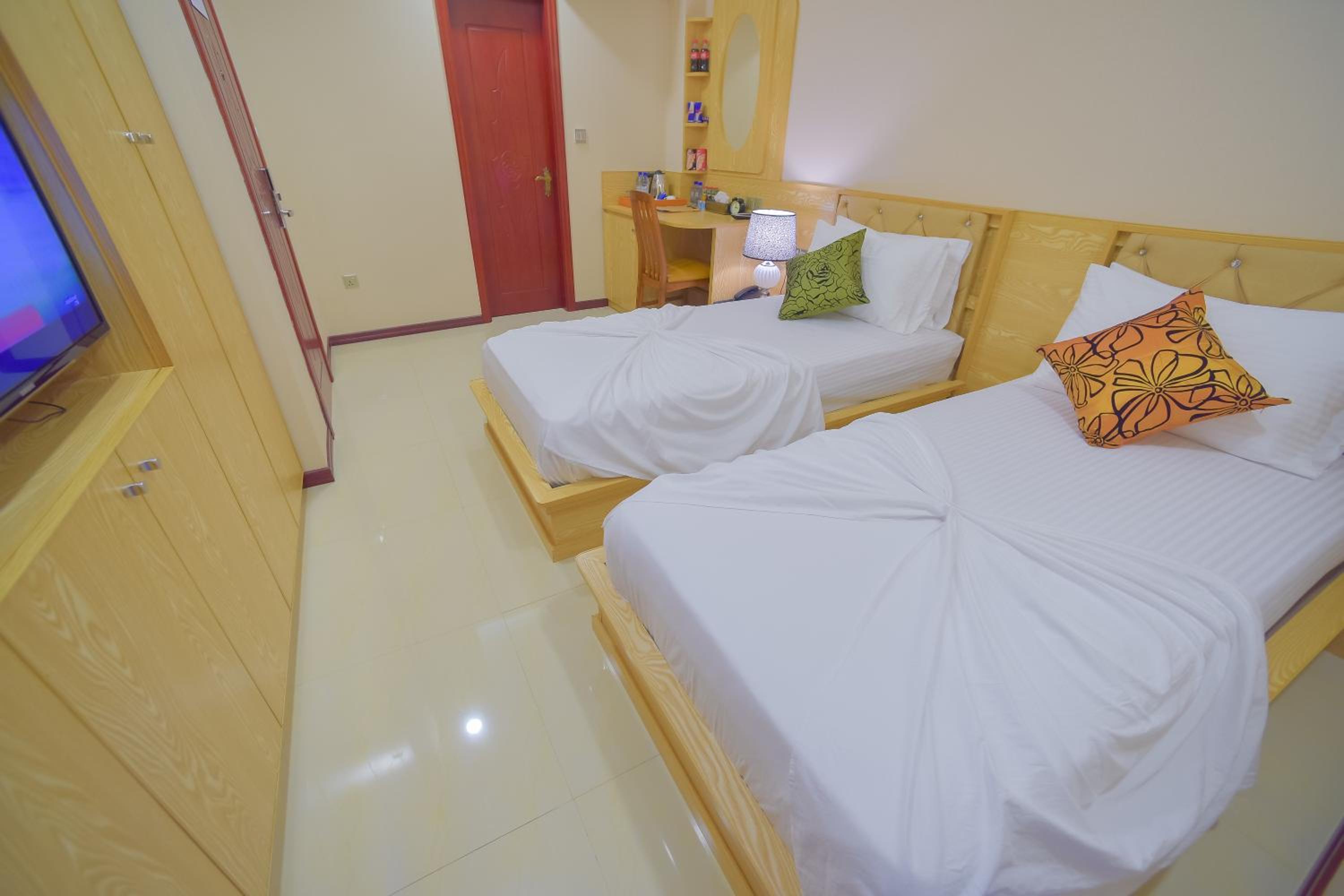 Deluxe Twin Room (10% off on Food & Beverage) photo 2