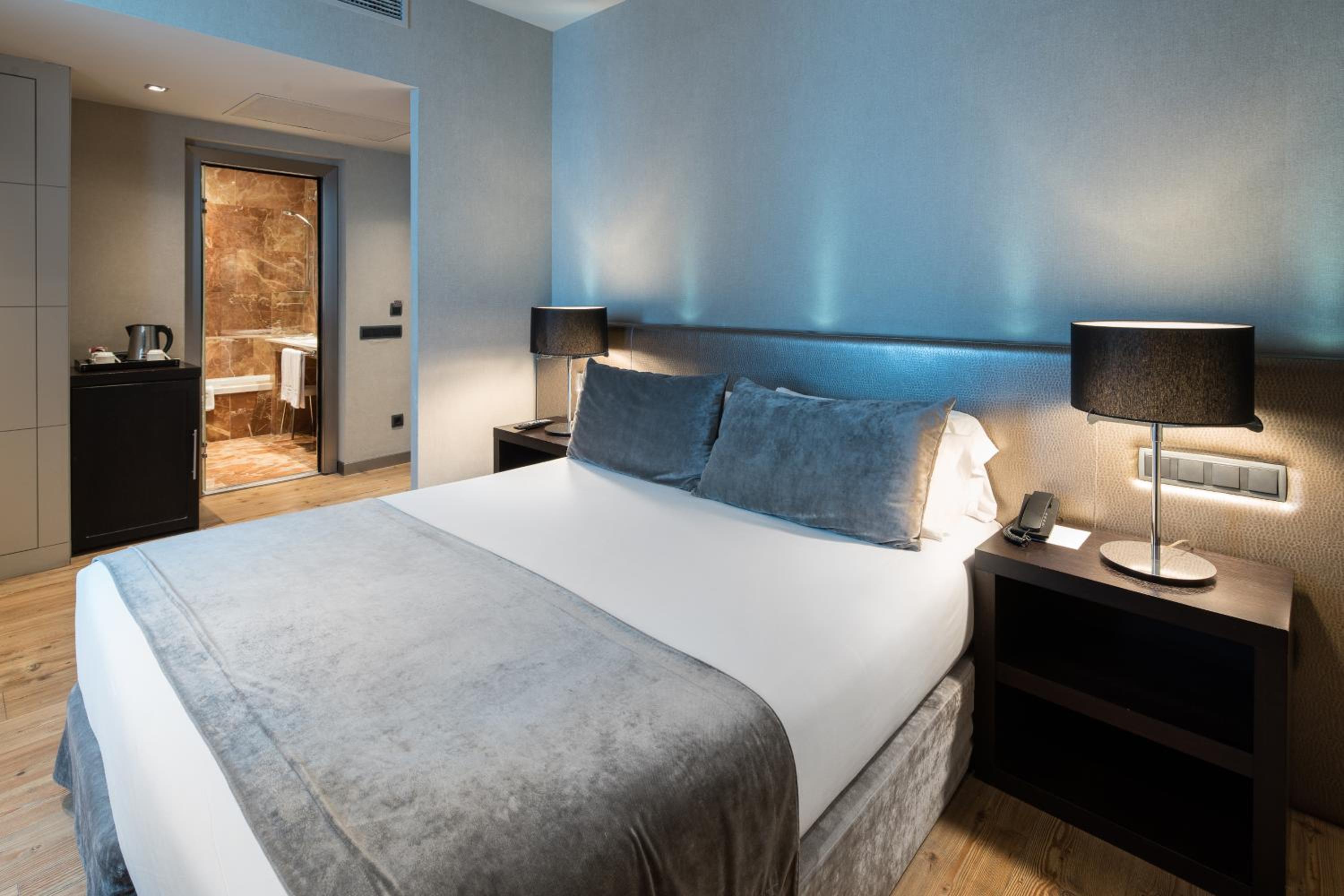 Double or Twin Room with View photo 2