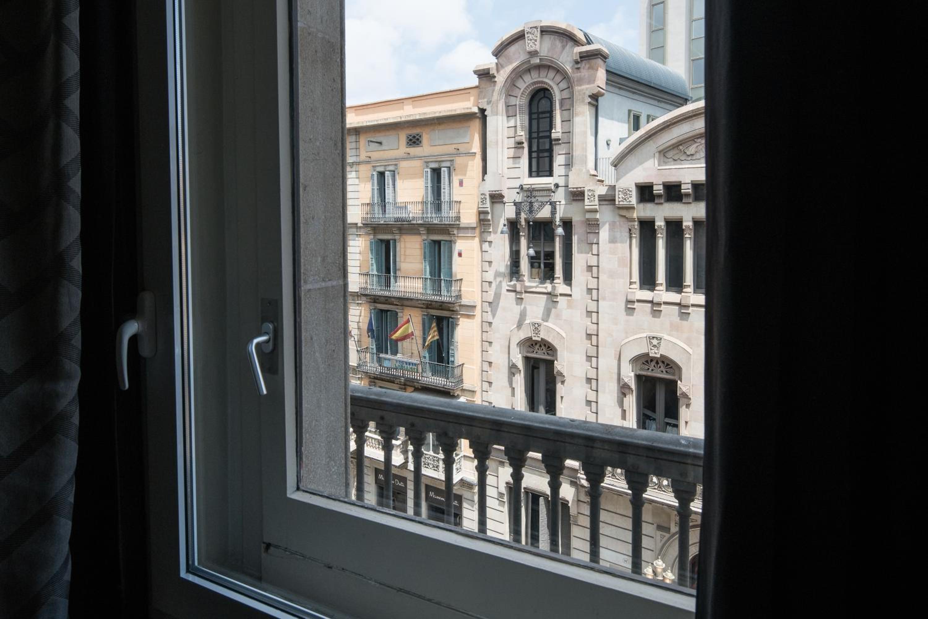 Double or Twin Room with Balcony photo 2
