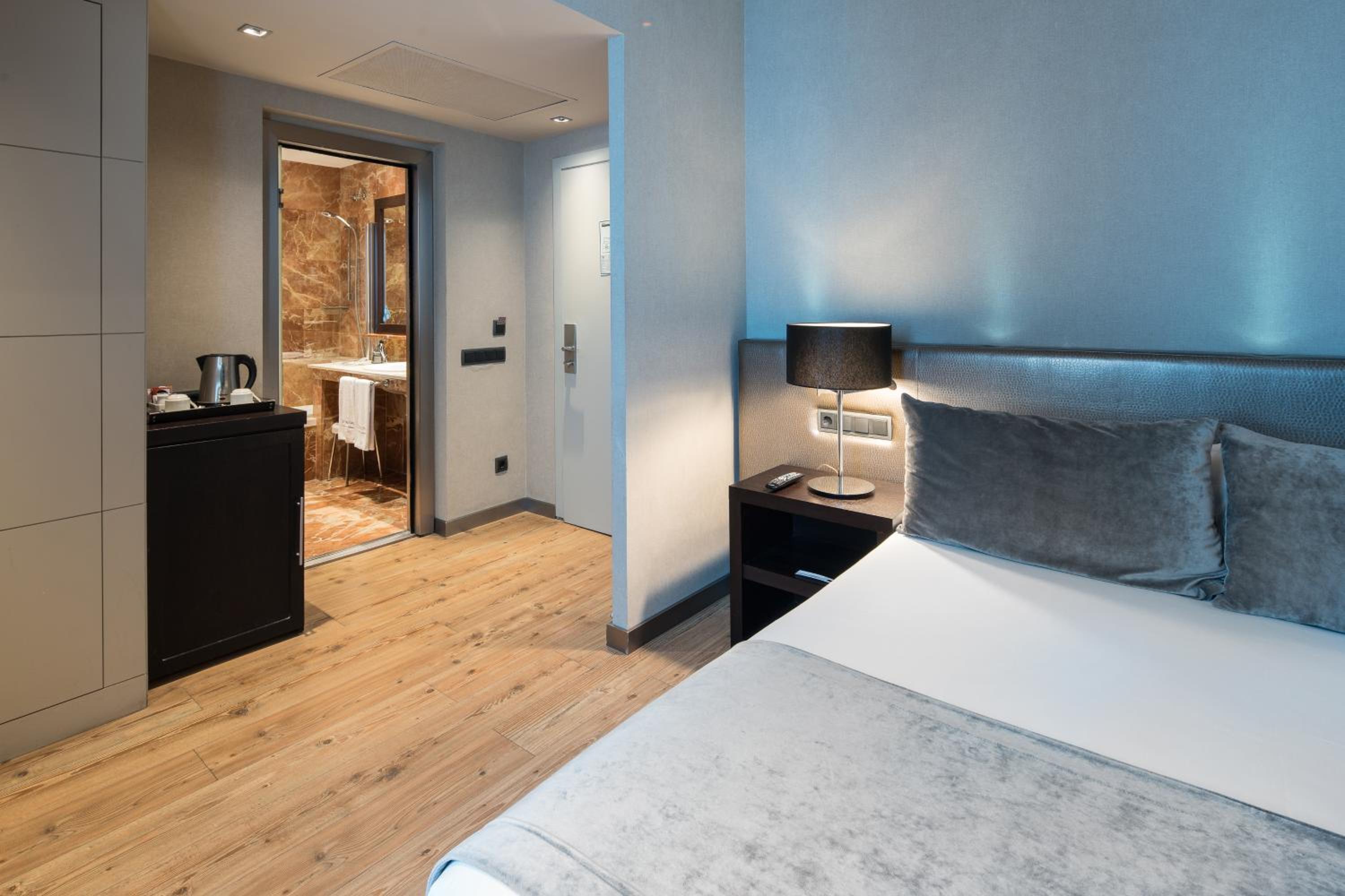 Double or Twin Room with View photo 3