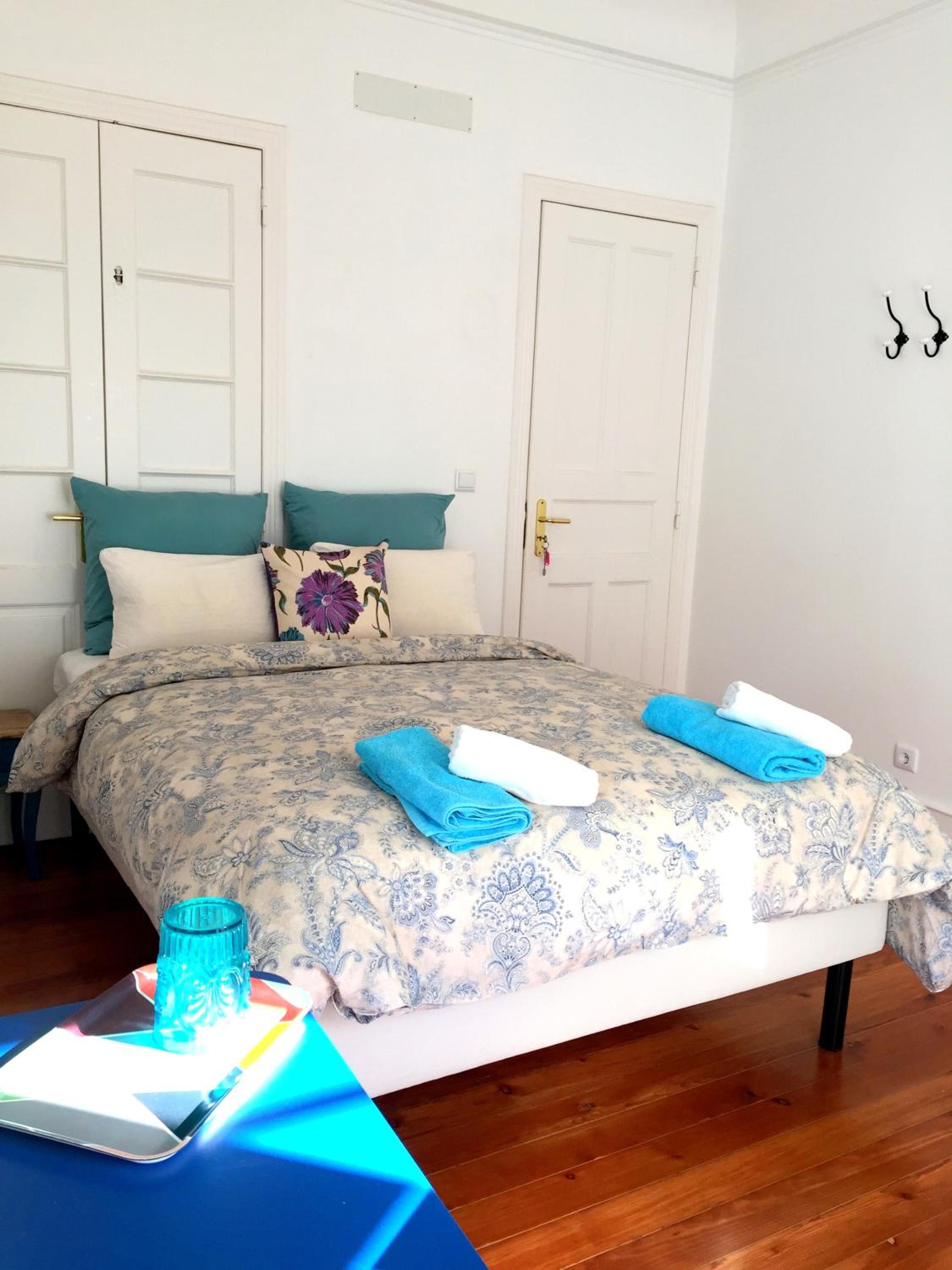 Double Room with Balcony with Shared Bathroom photo 3