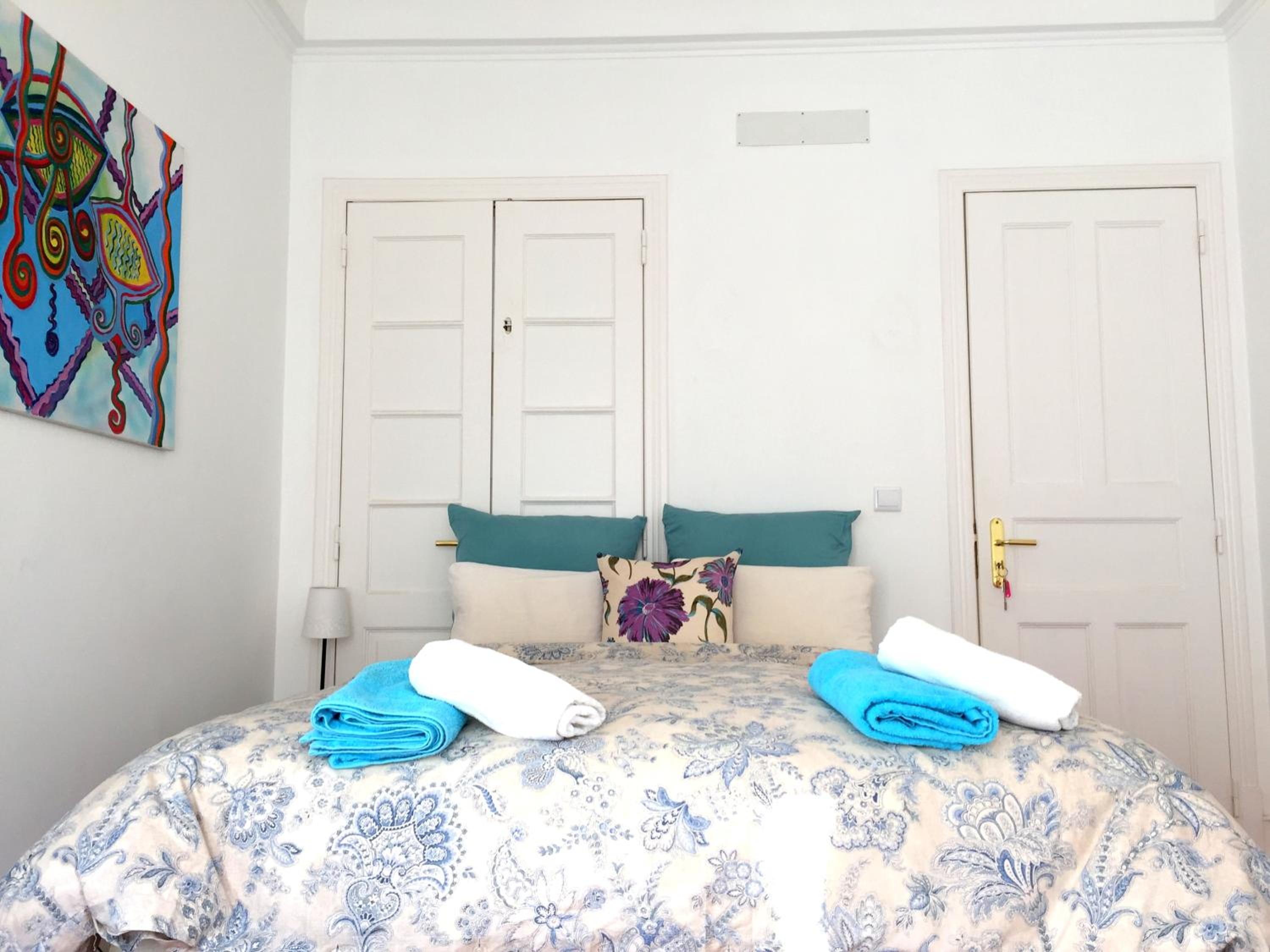 Double Room with Balcony with Shared Bathroom photo 2