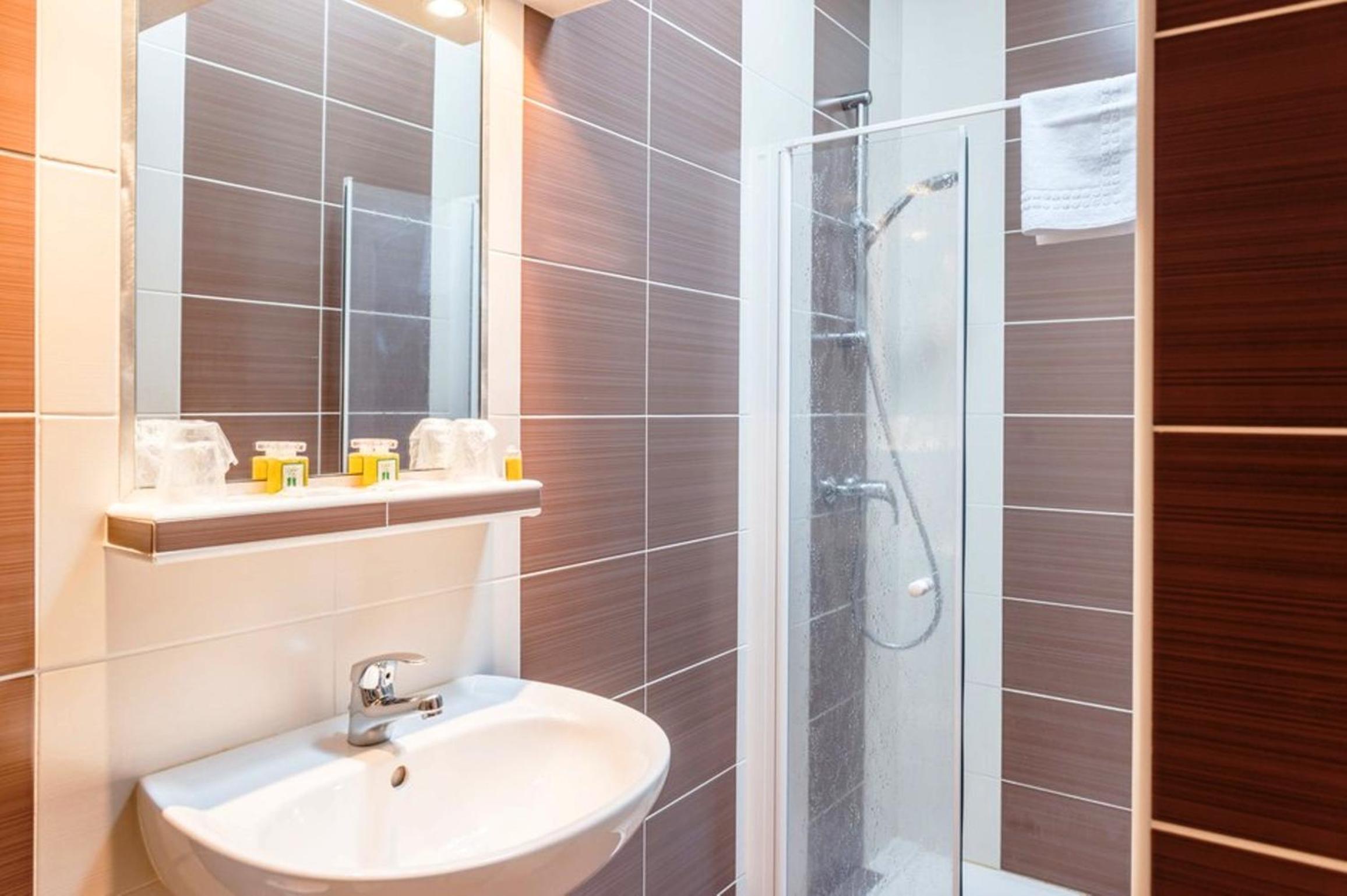 Classic Triple Room - Photo 6
