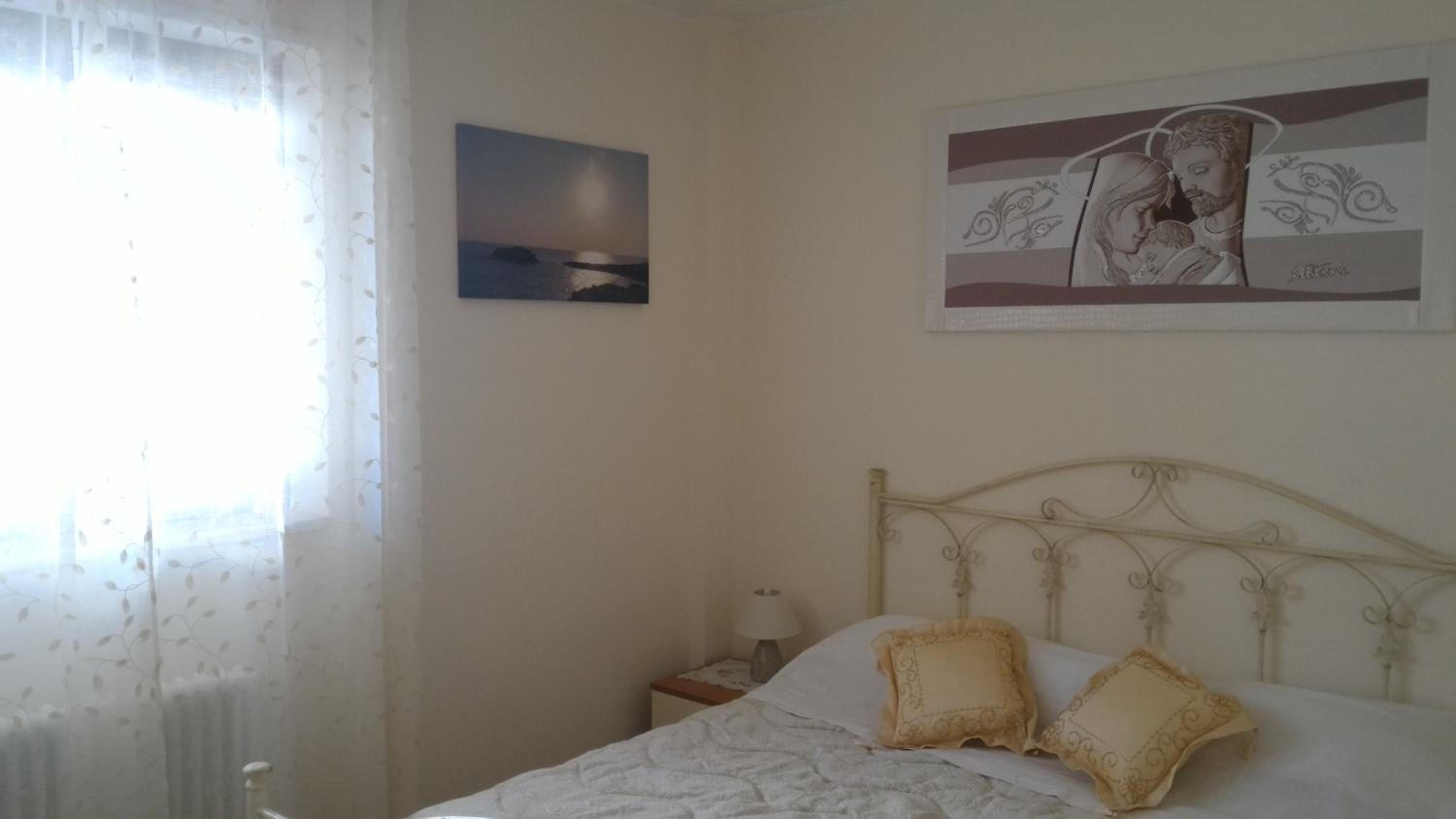 Two-Bedroom House - Photo 43