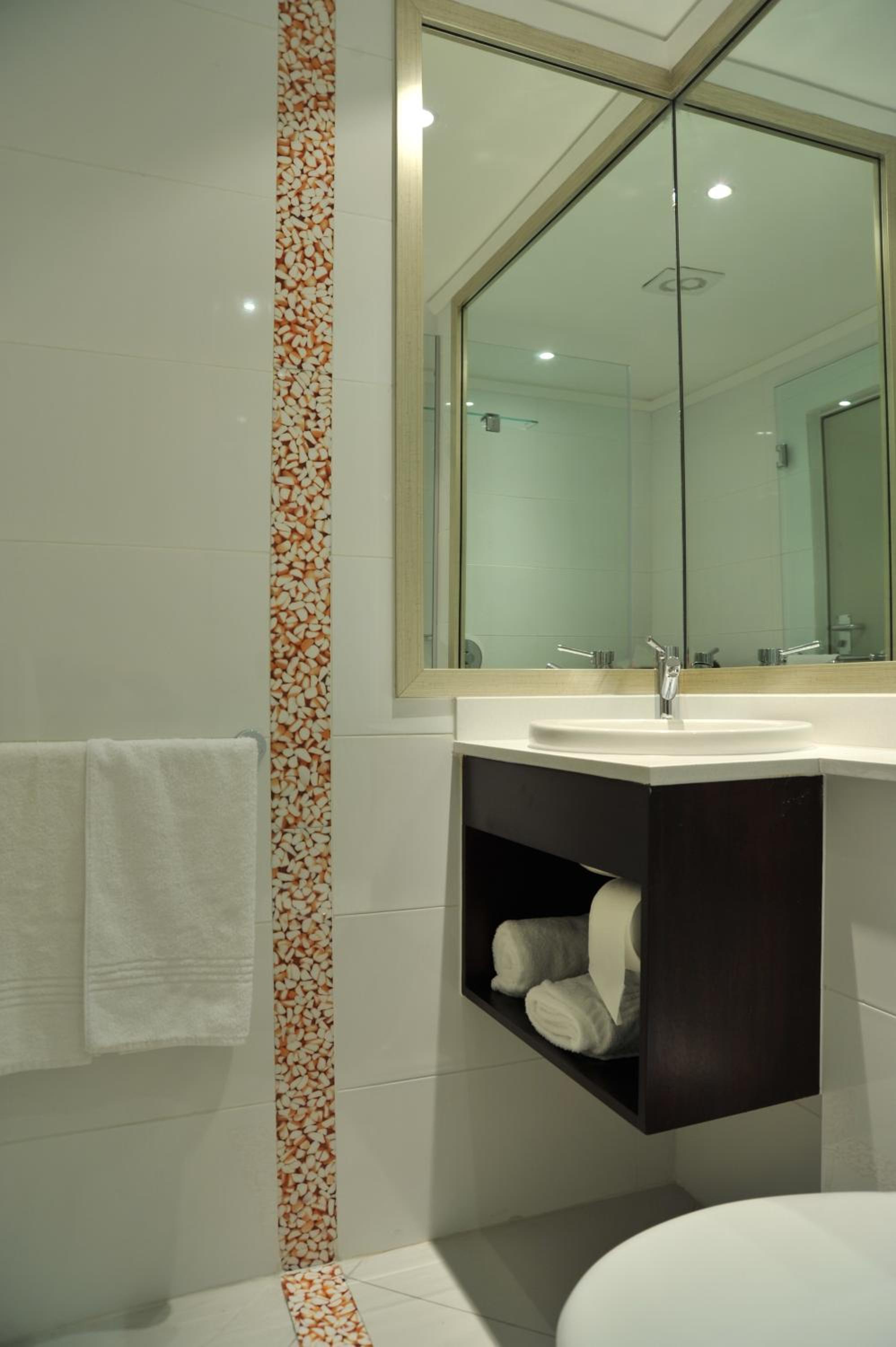 Standard Twin Room - Photo 2