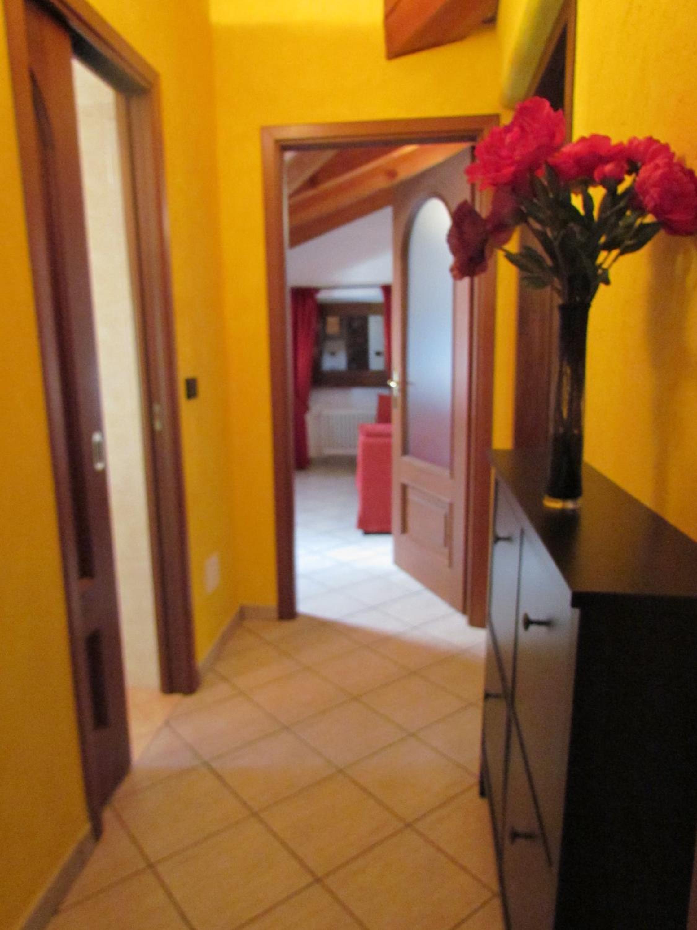 One-Bedroom Apartment - Photo 9