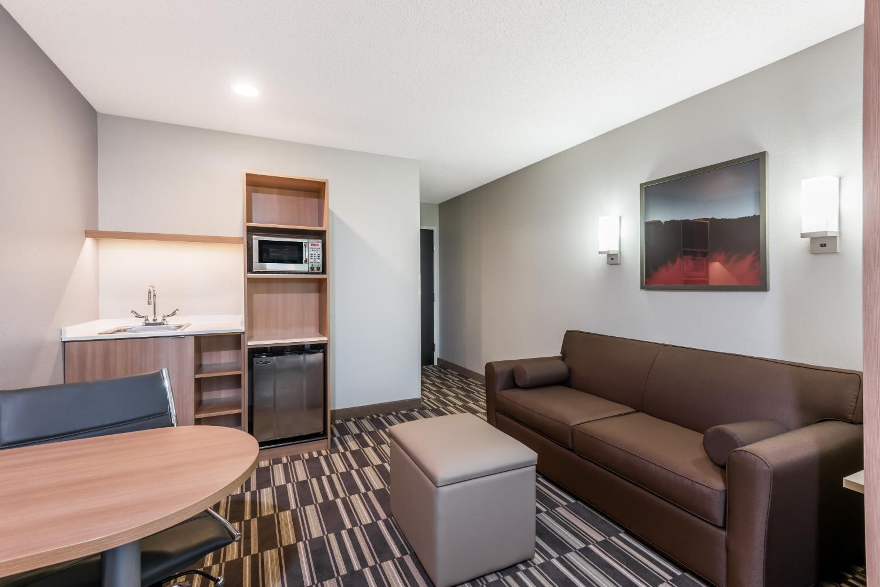 King Suite - Non-Smoking photo 1