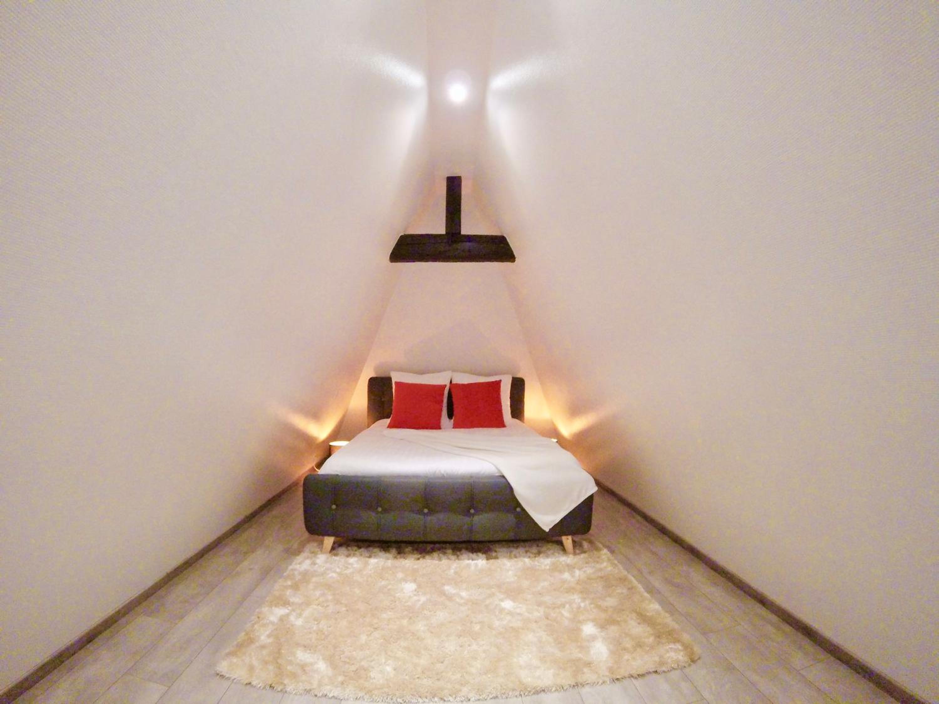 Apartment - Split Level - Photo 20