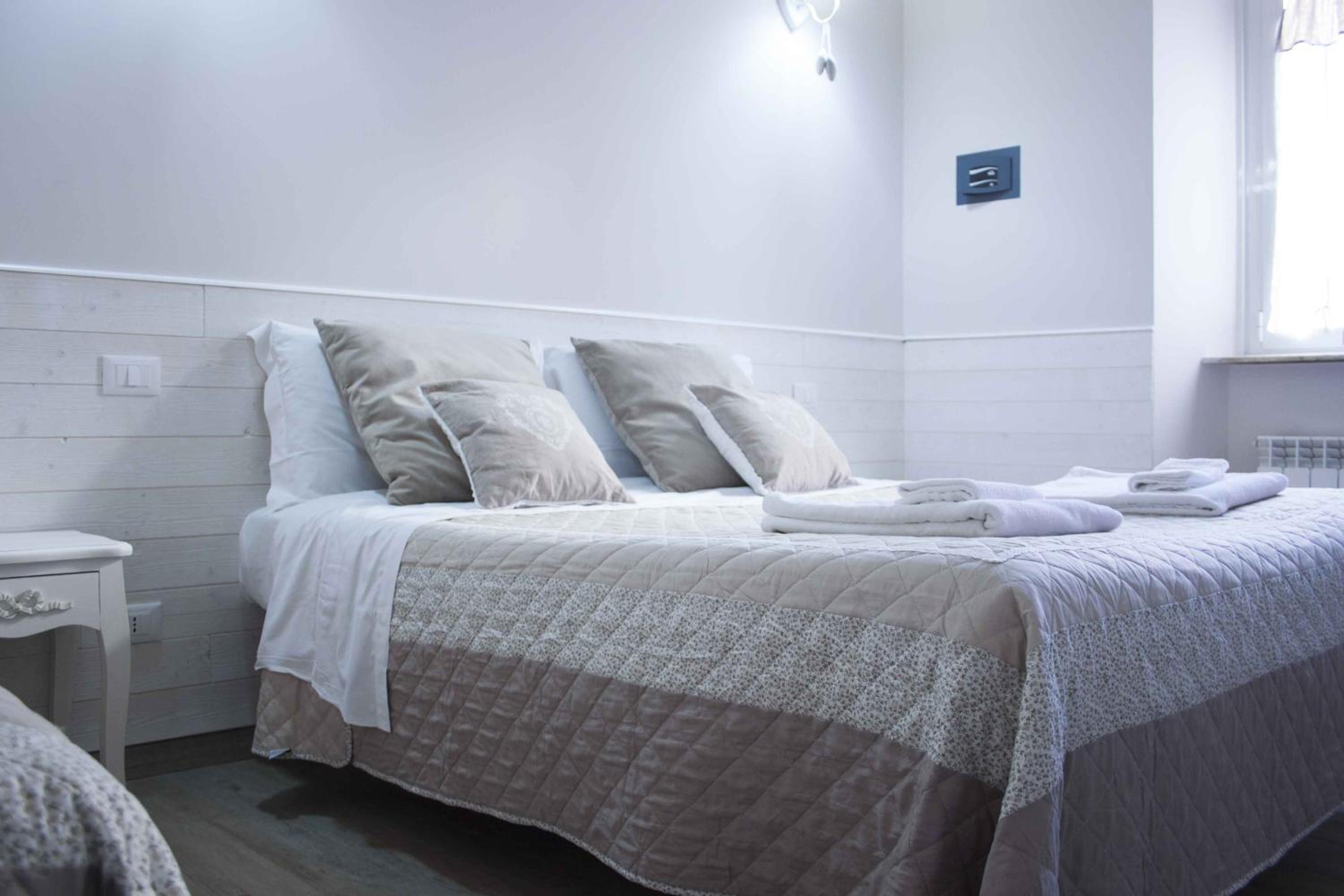 Quintuple Room (5 Adults) photo 2
