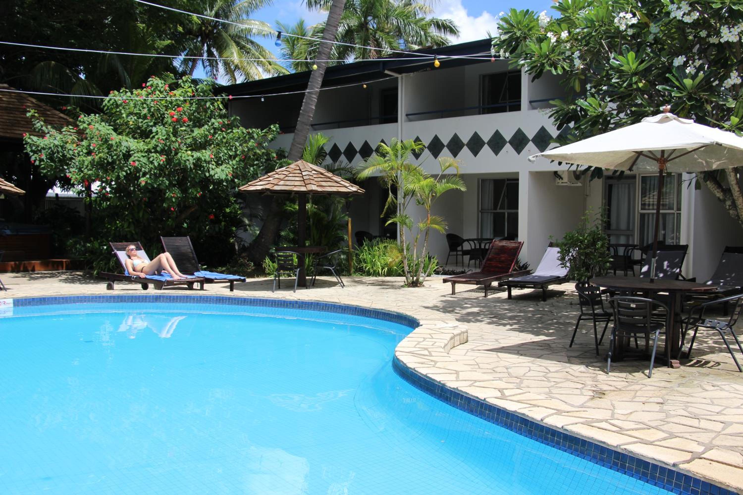 Deluxe Room - Poolside photo 3