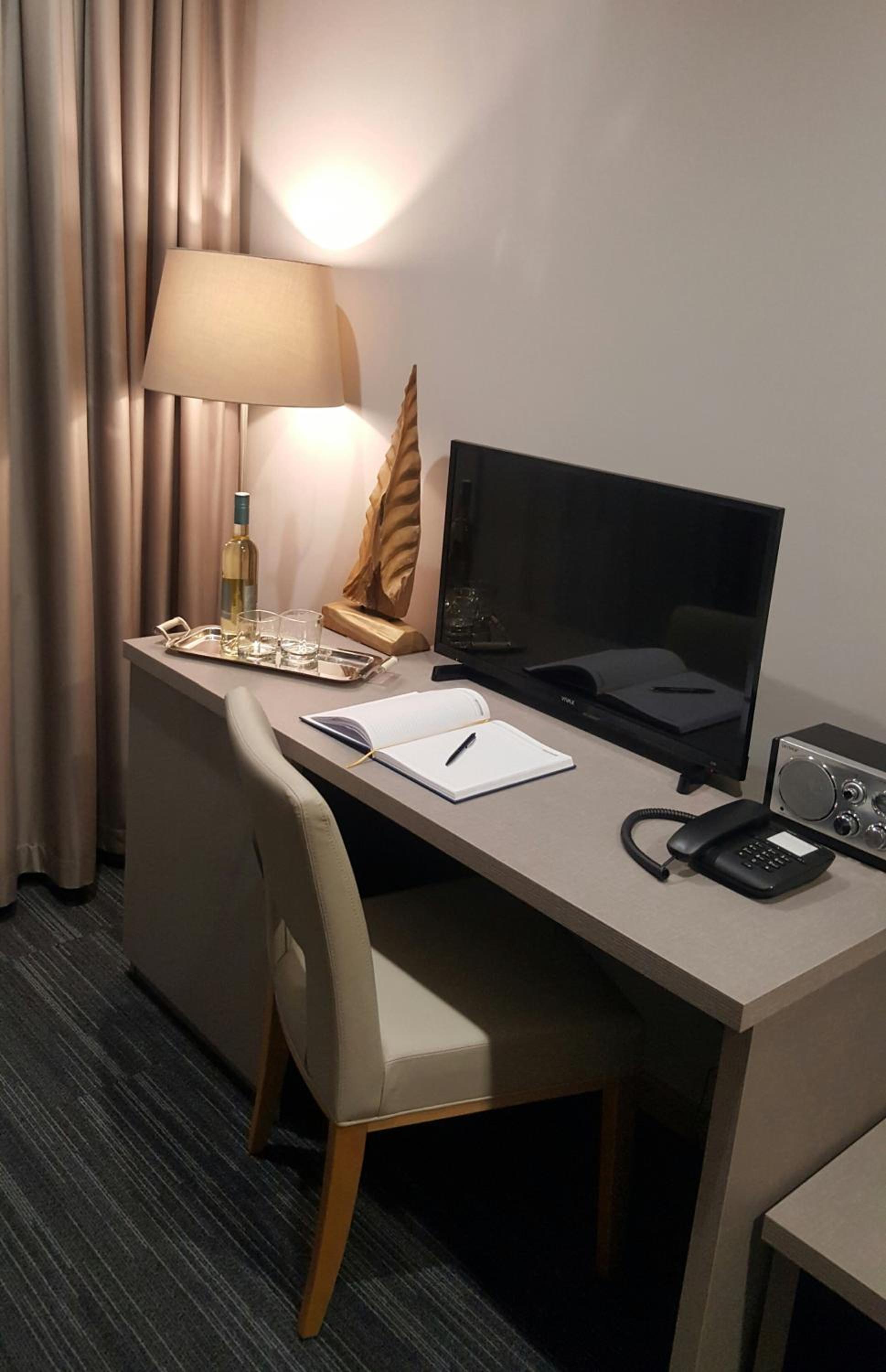Twin Room with Extra Bed photo 1