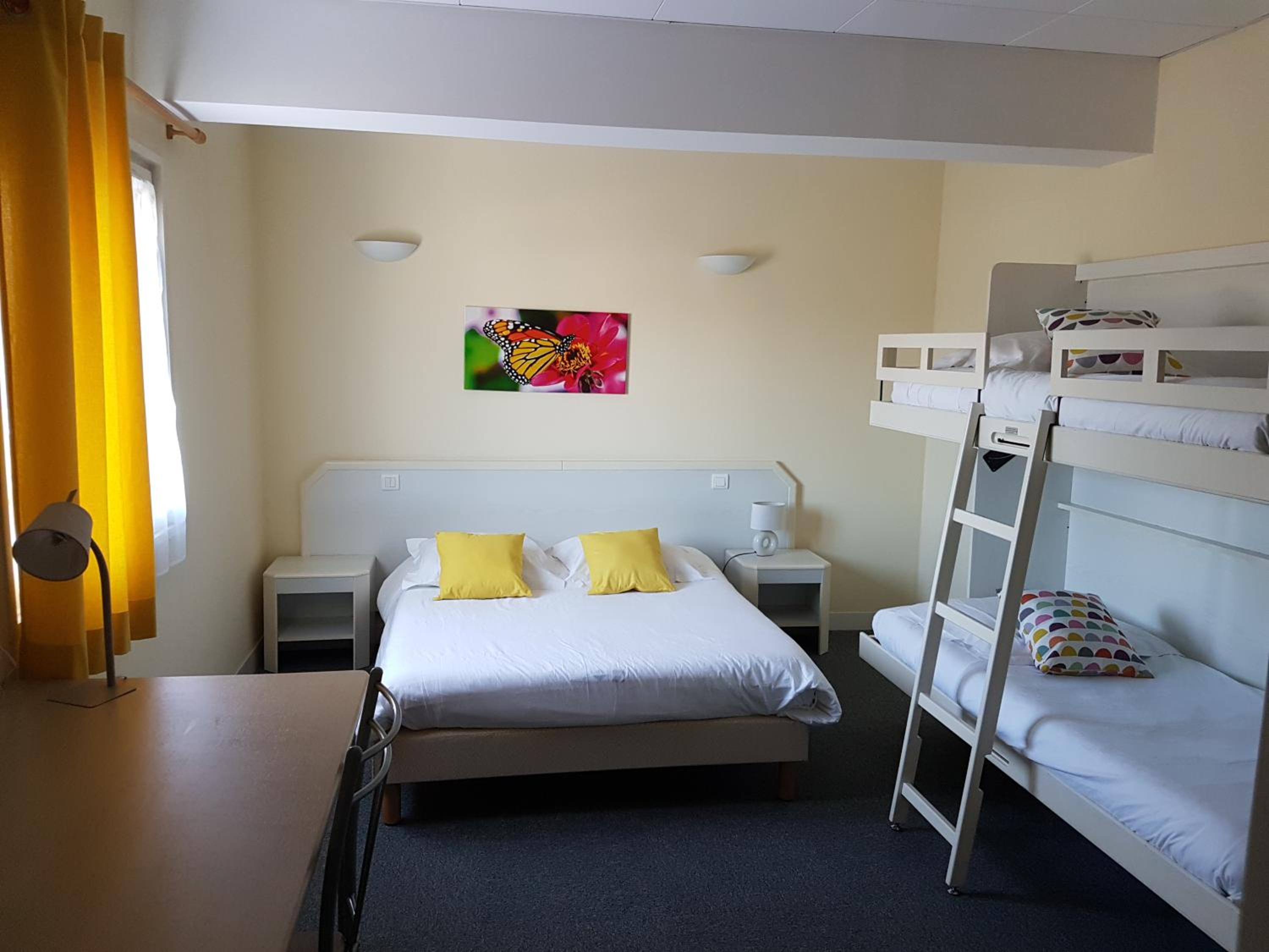 Quadruple Room - Photo 1