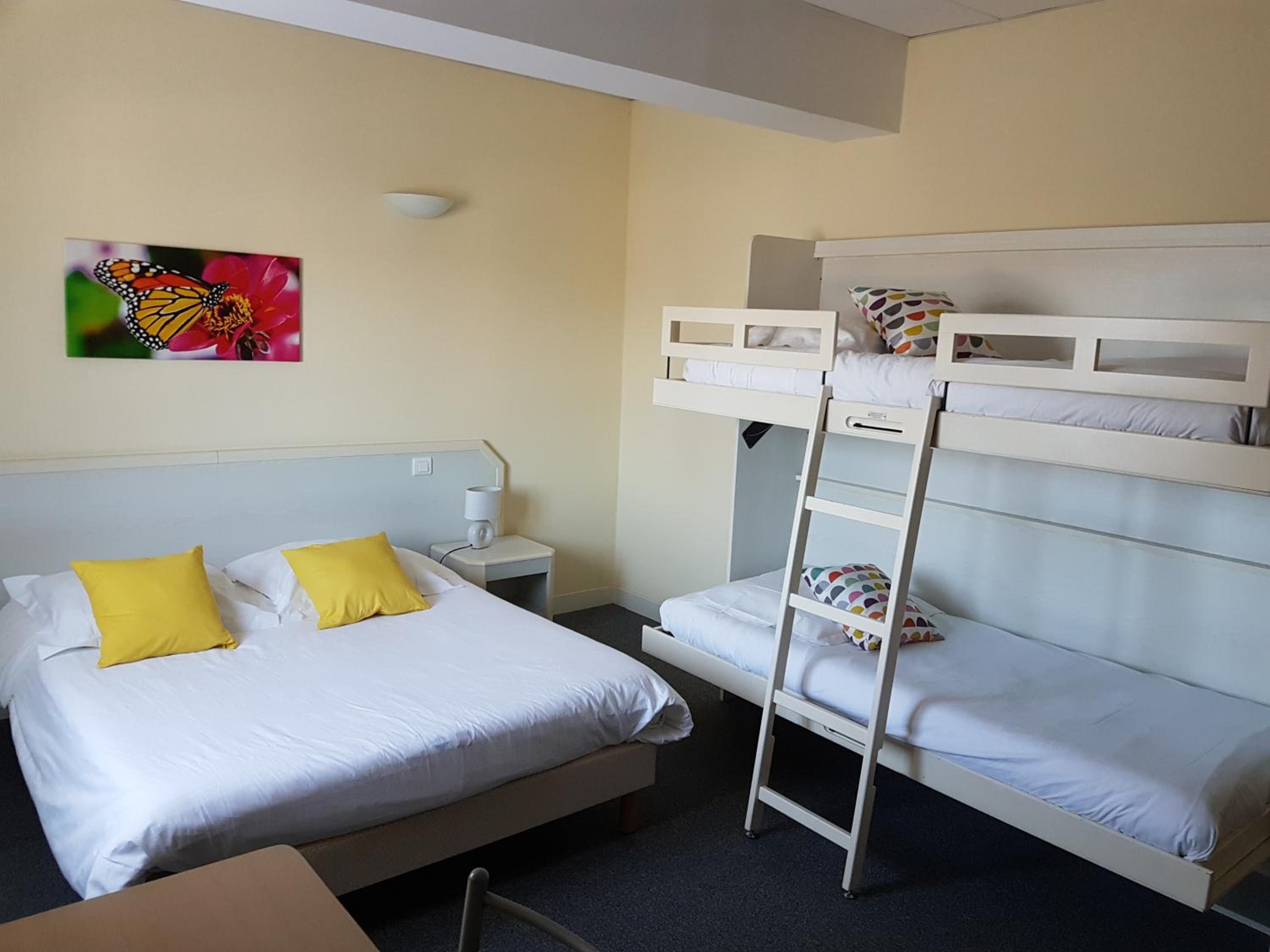 Quadruple Room - Photo 6