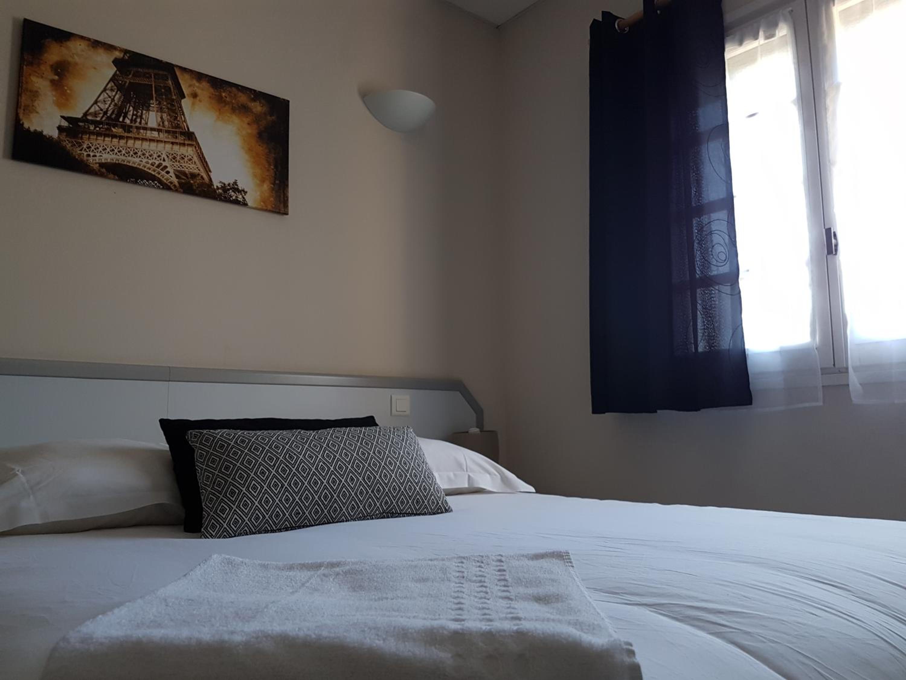Standard Triple Room - Photo 2