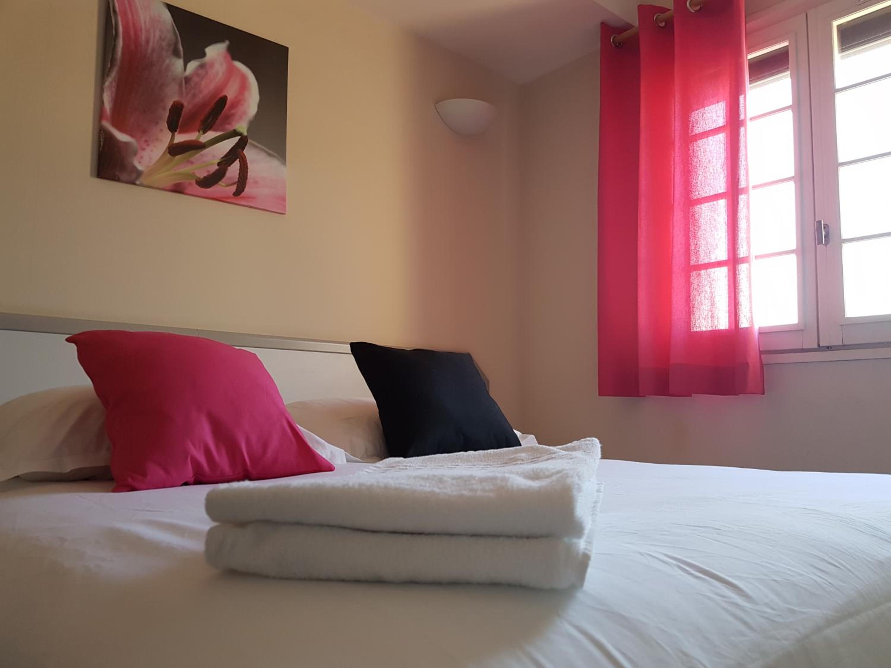 Double Room - Photo 10