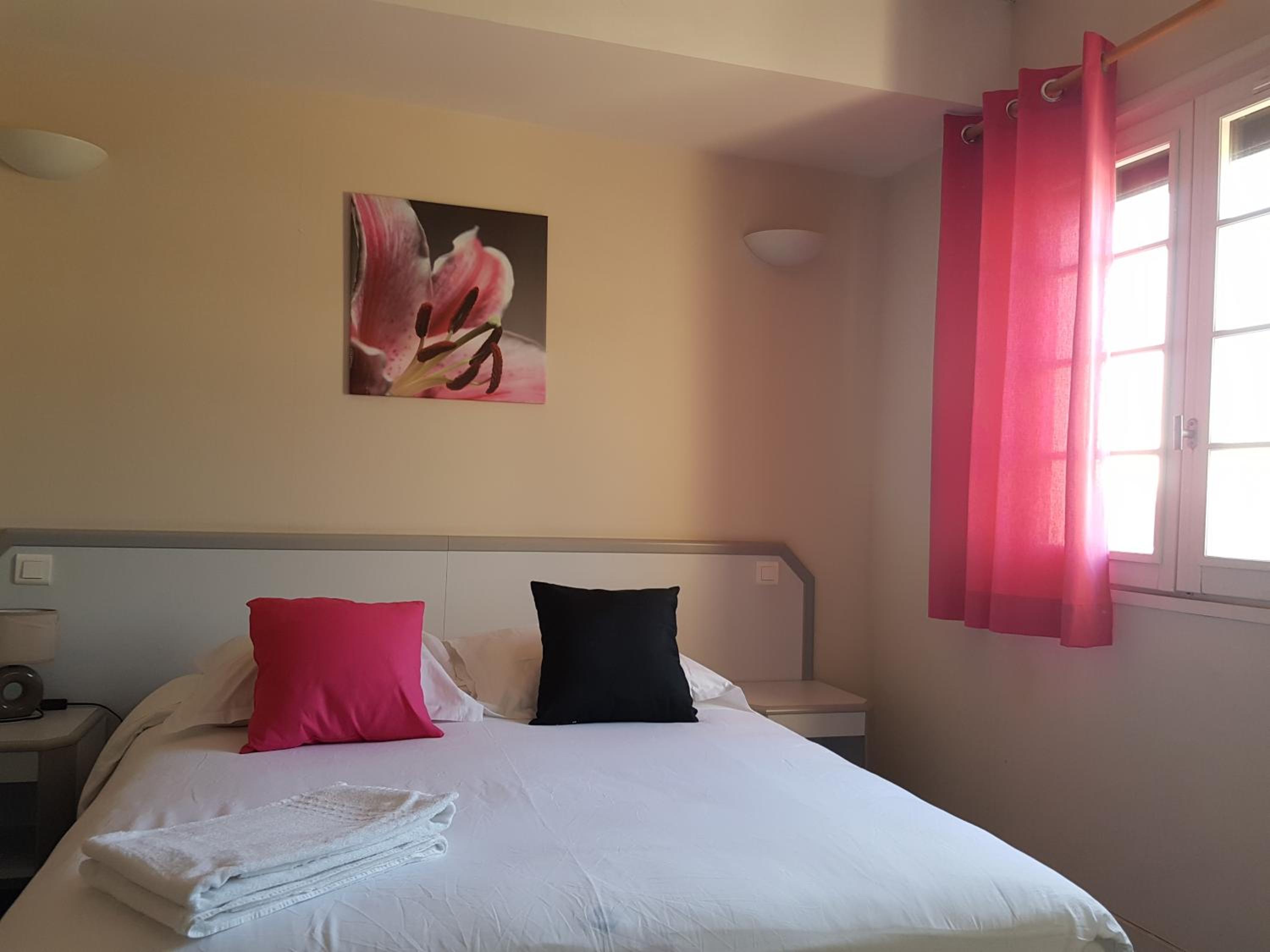 Double Room - Photo 5