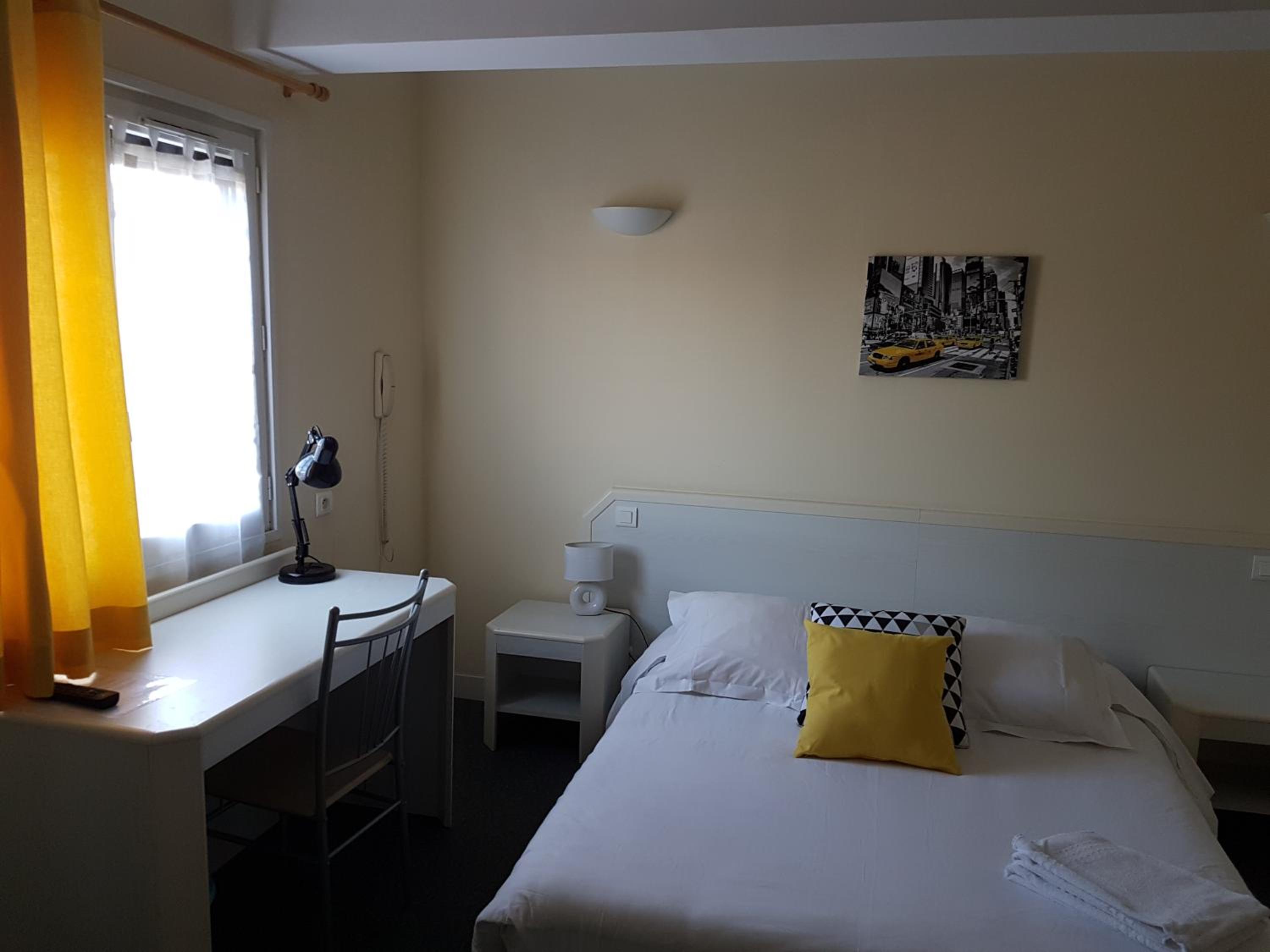 Double Room - Photo 3