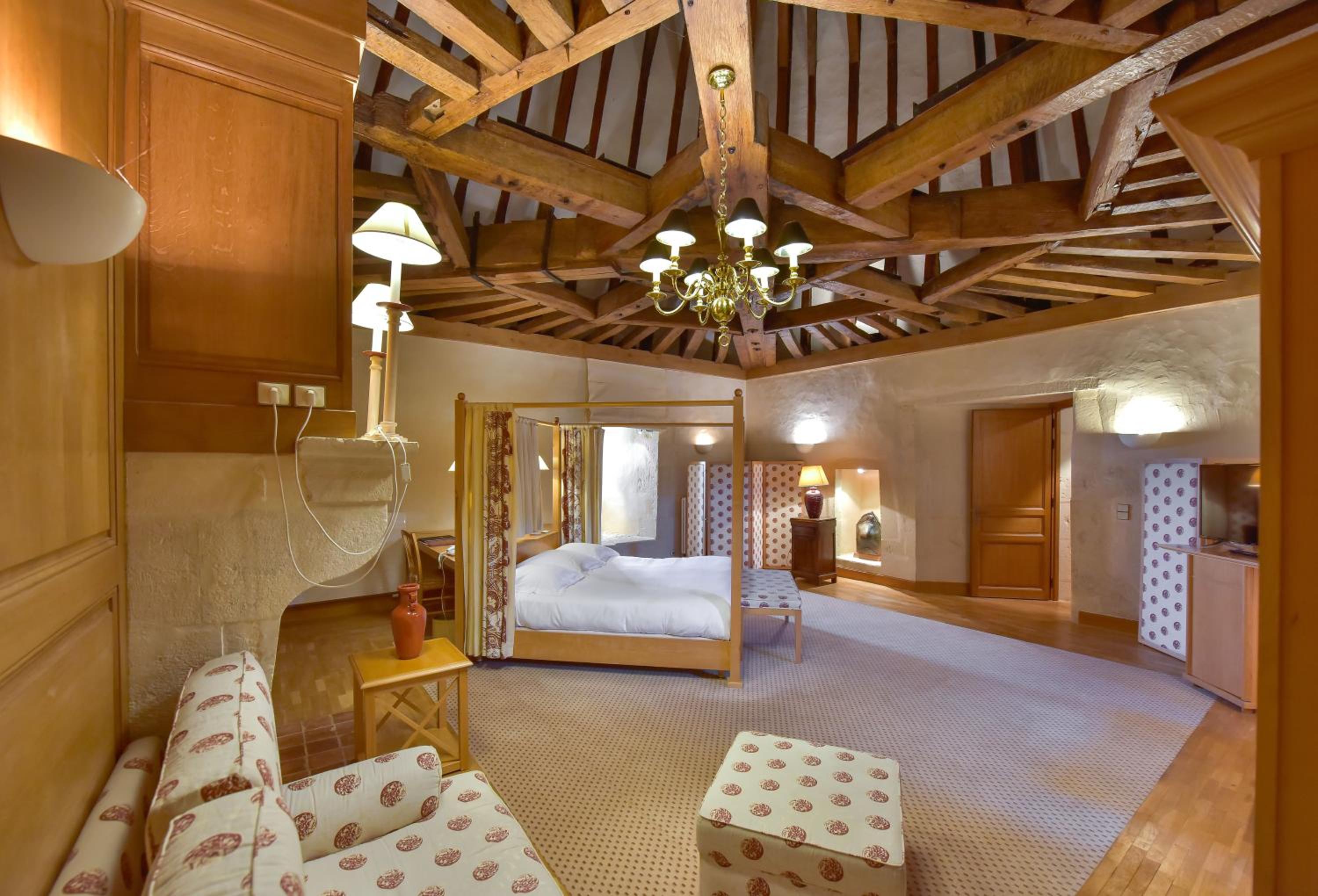 Castle Suite with Golf View - Photo 2