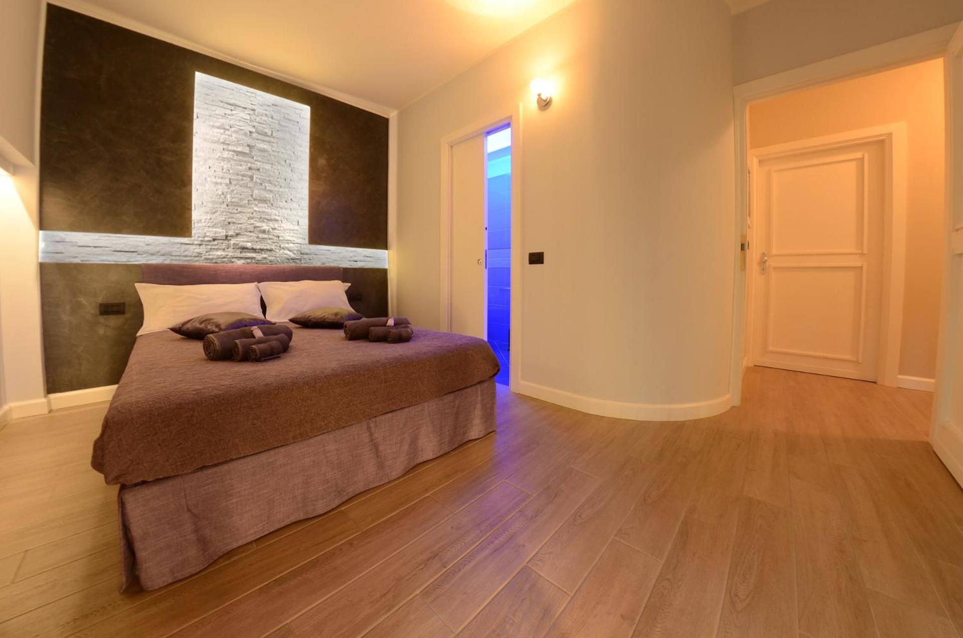 Classic Double Room with Pinewood View and Terrace photo 2