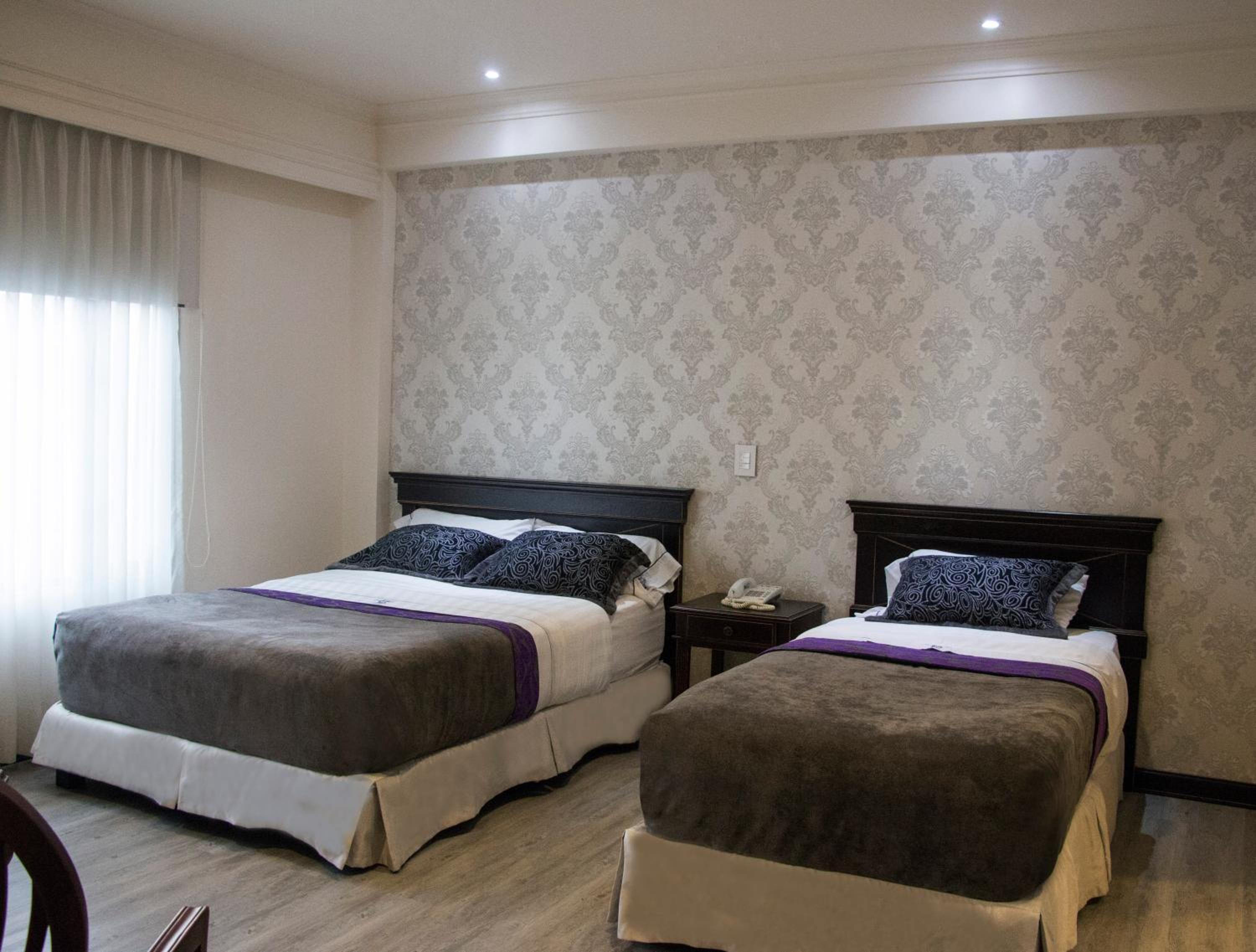 Twin Room - Photo 3