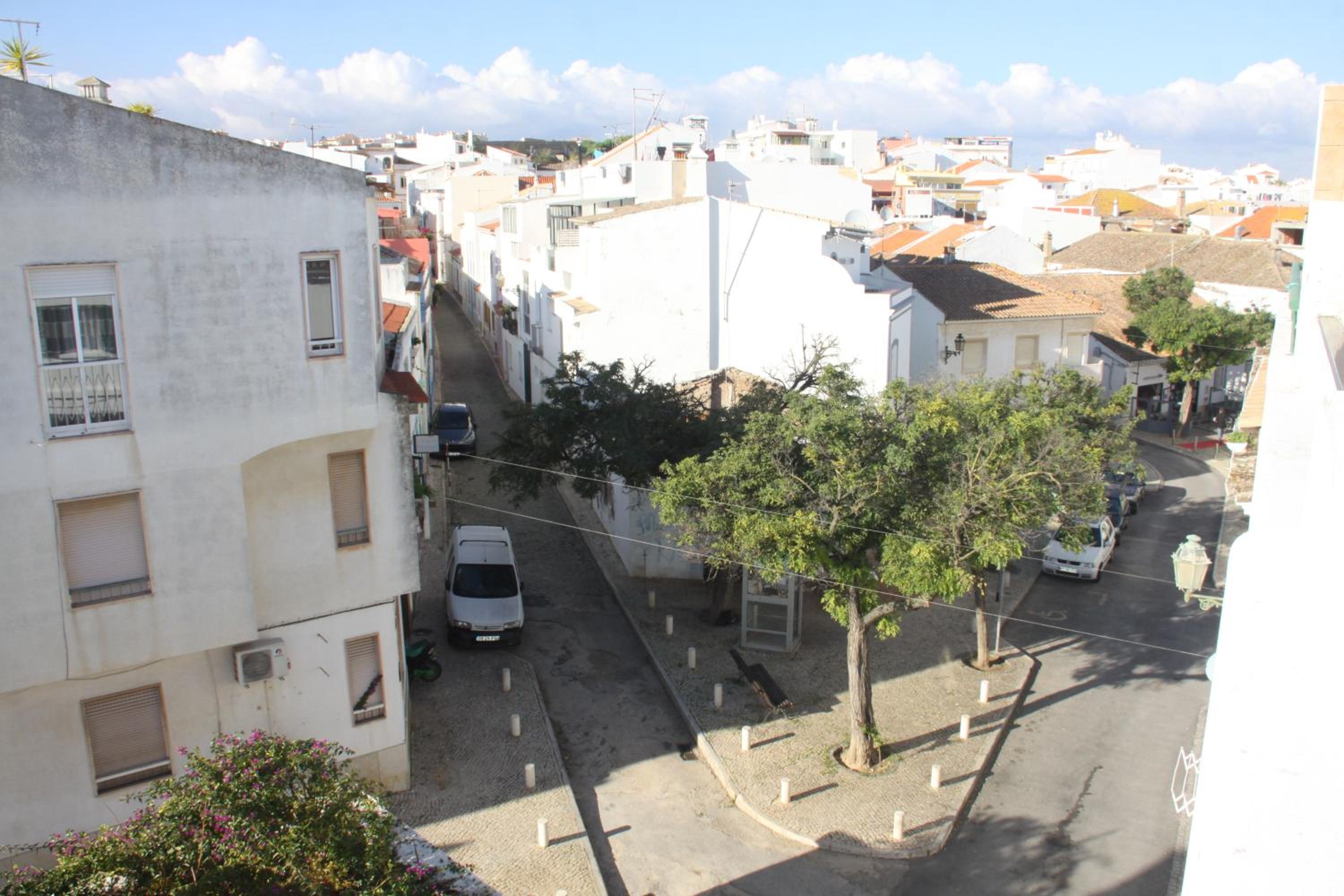 Apartment with Terrace - Photo 5