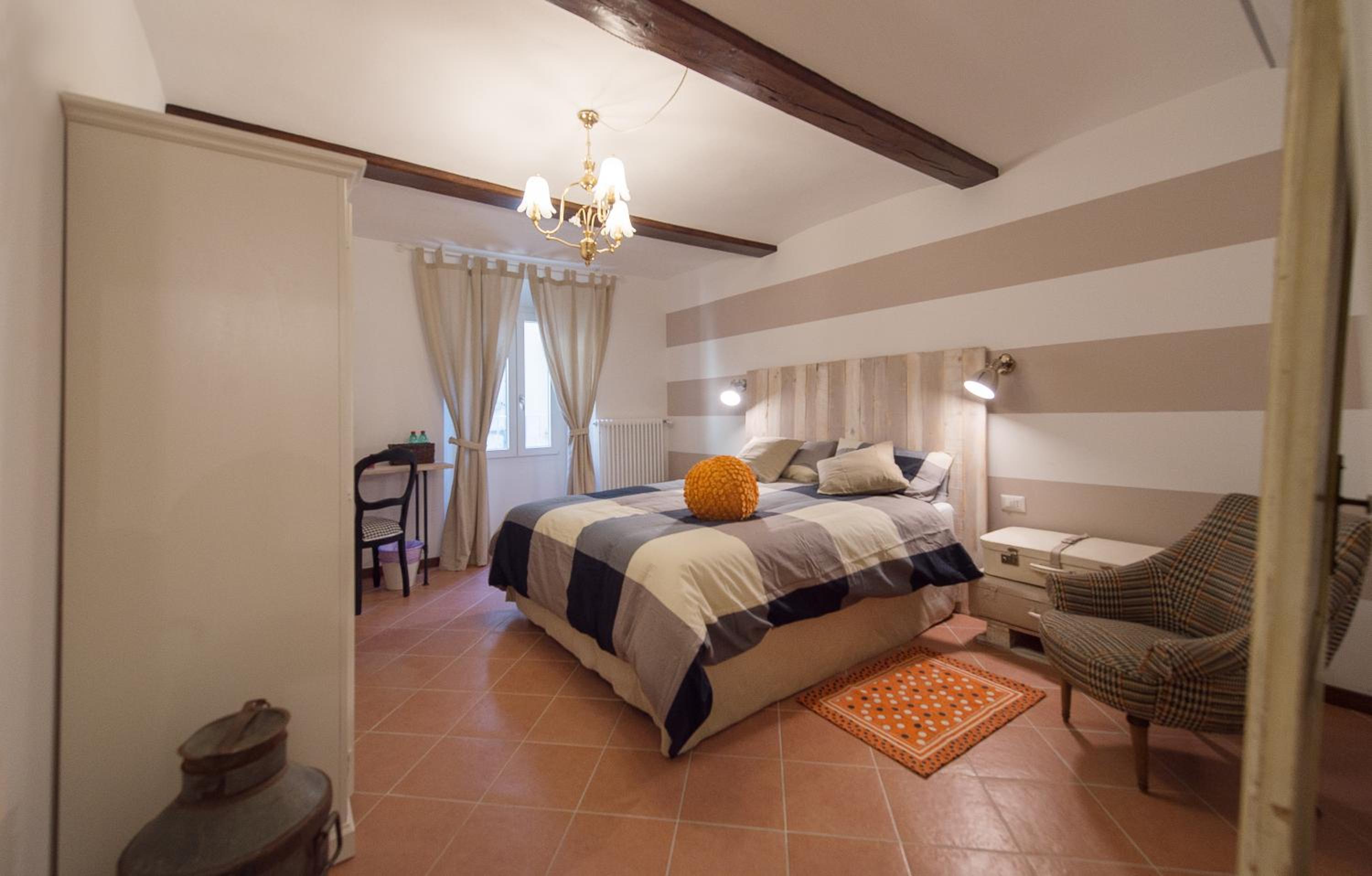 Standard King Room - Photo 1