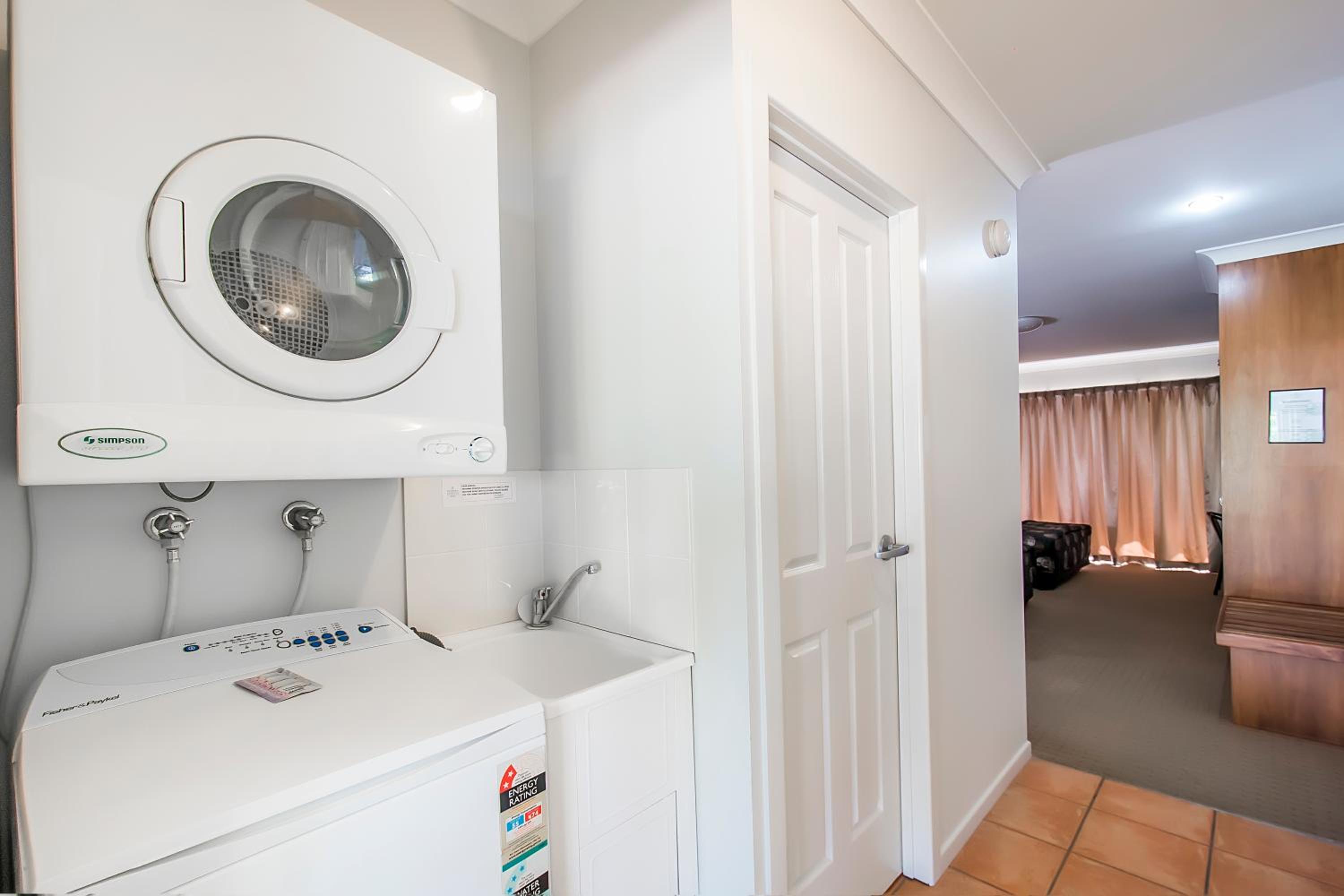 Double or Twin Room with Balcony photo 3