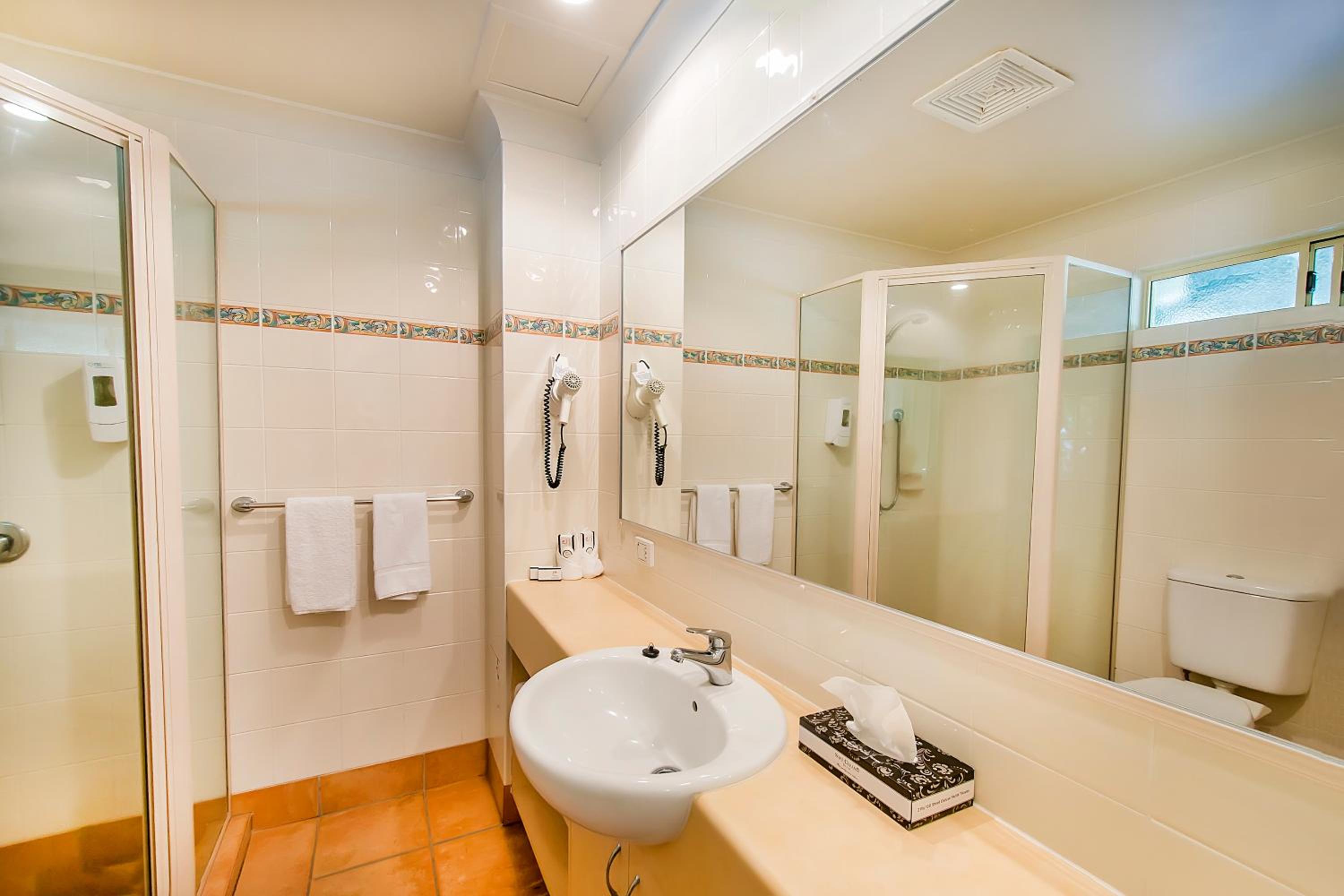 Double or Twin Room with Garden View photo 3