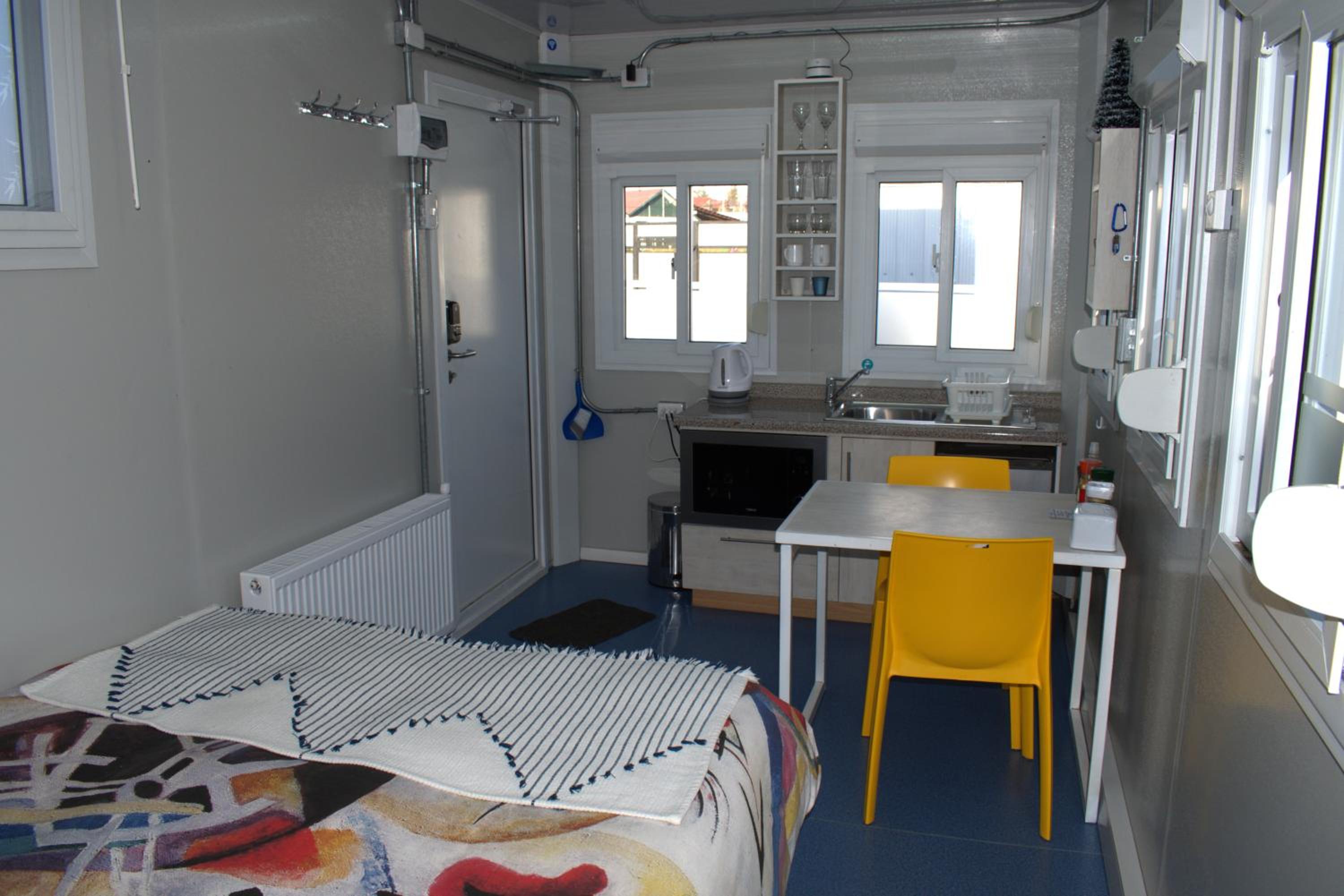 One-Bedroom Apartment photo 2