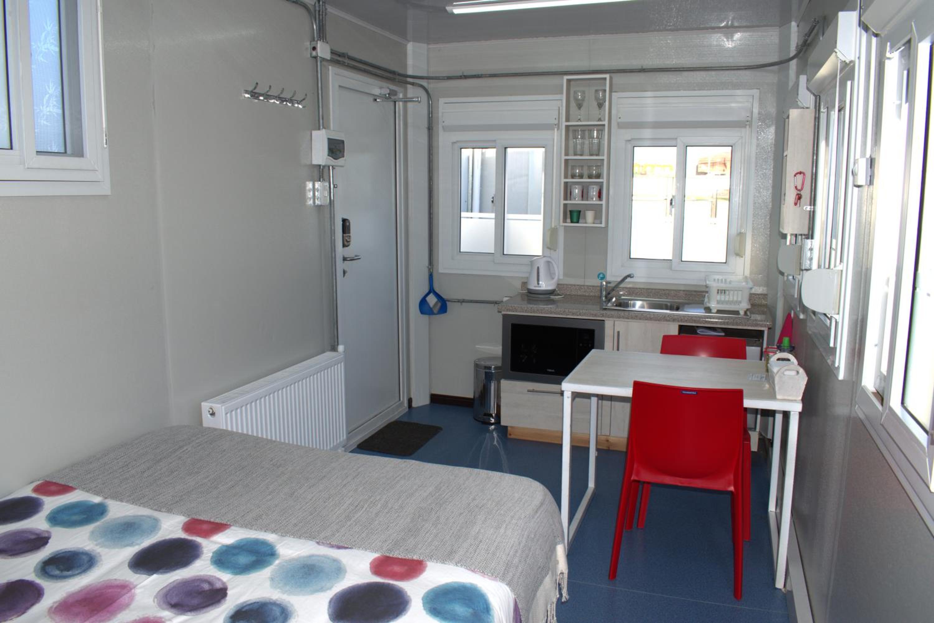 One-Bedroom Apartment photo 2
