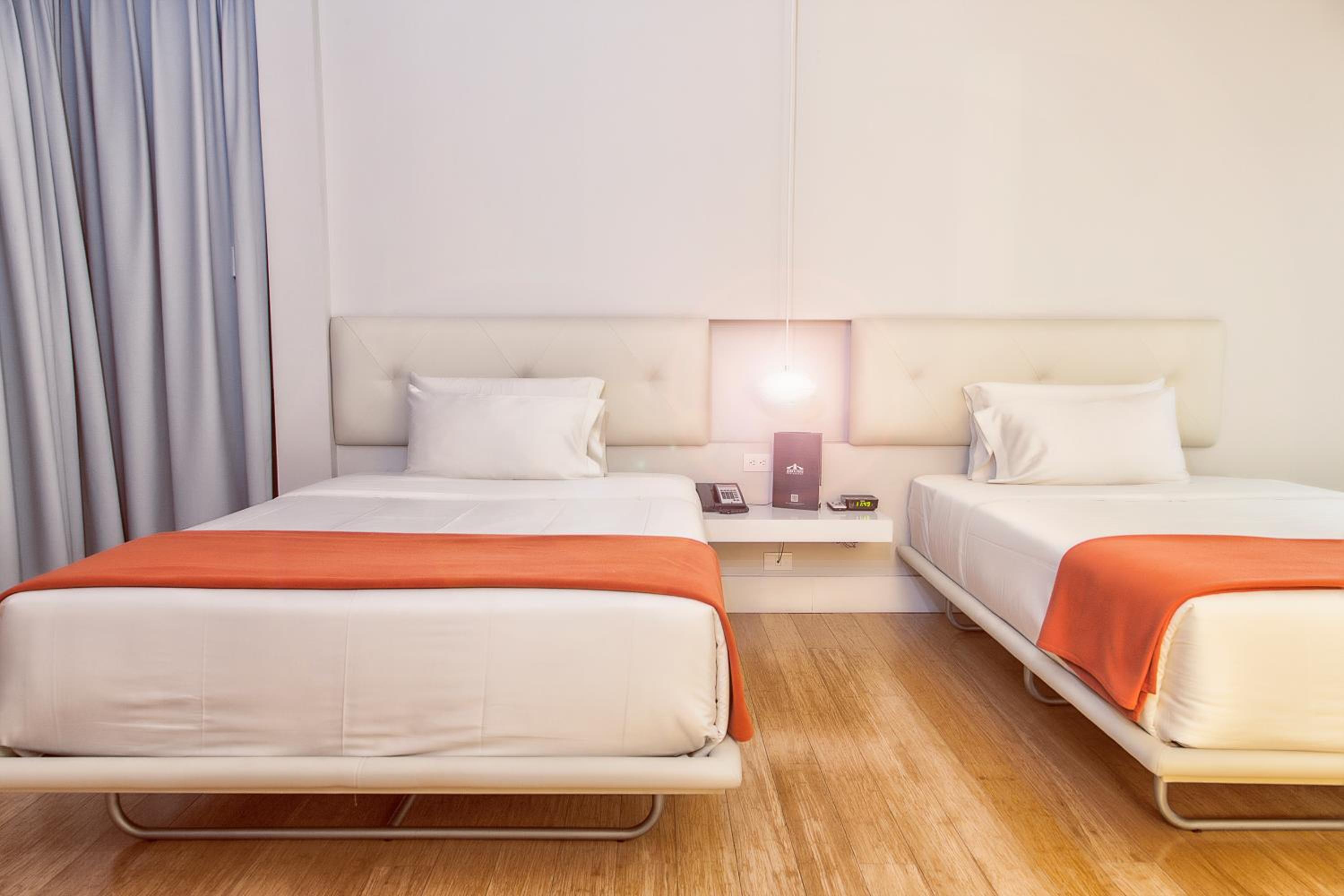 Deluxe Double Room with Two Double Beds - Non-Smoking photo 2