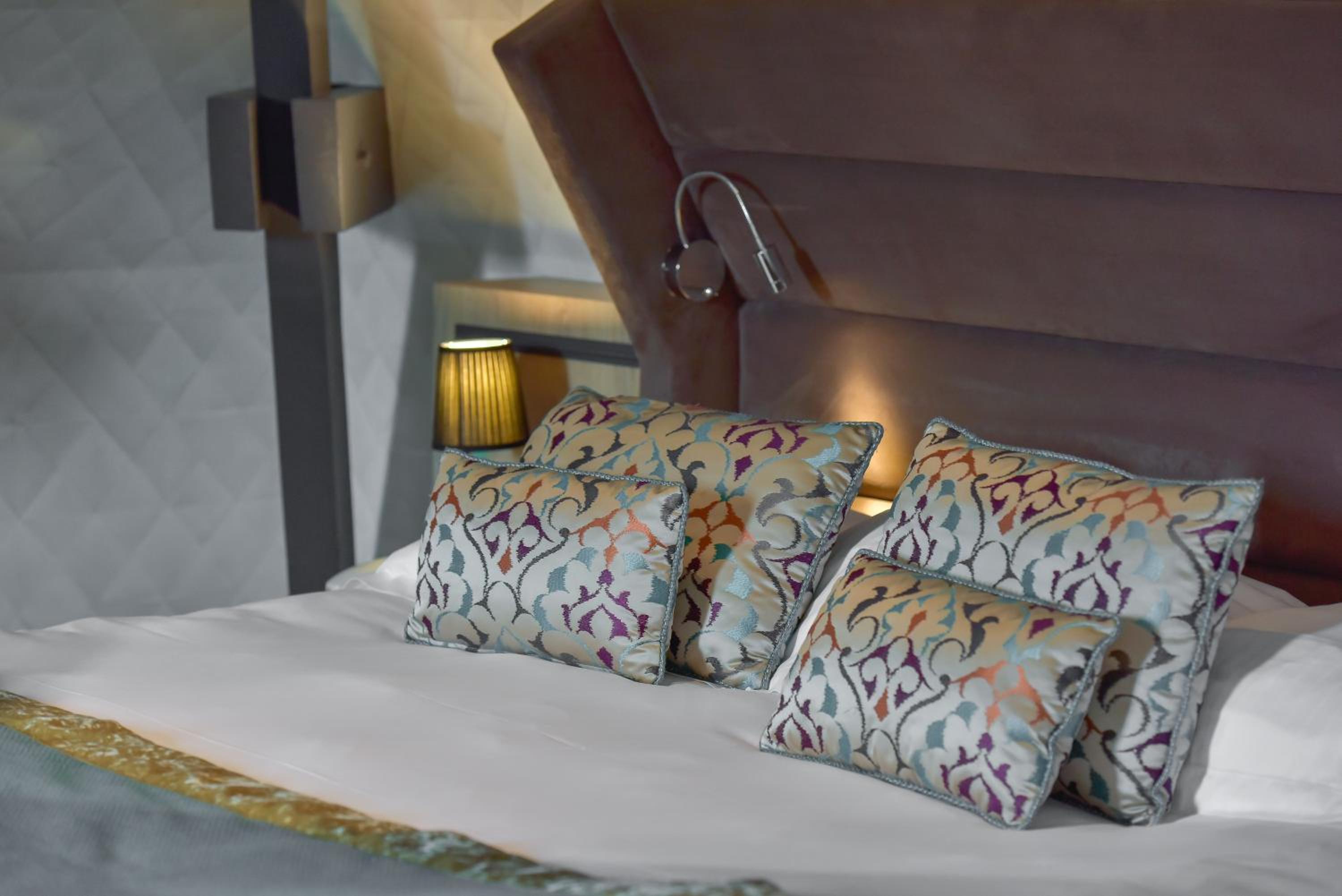 Deluxe Suite - Photo 7