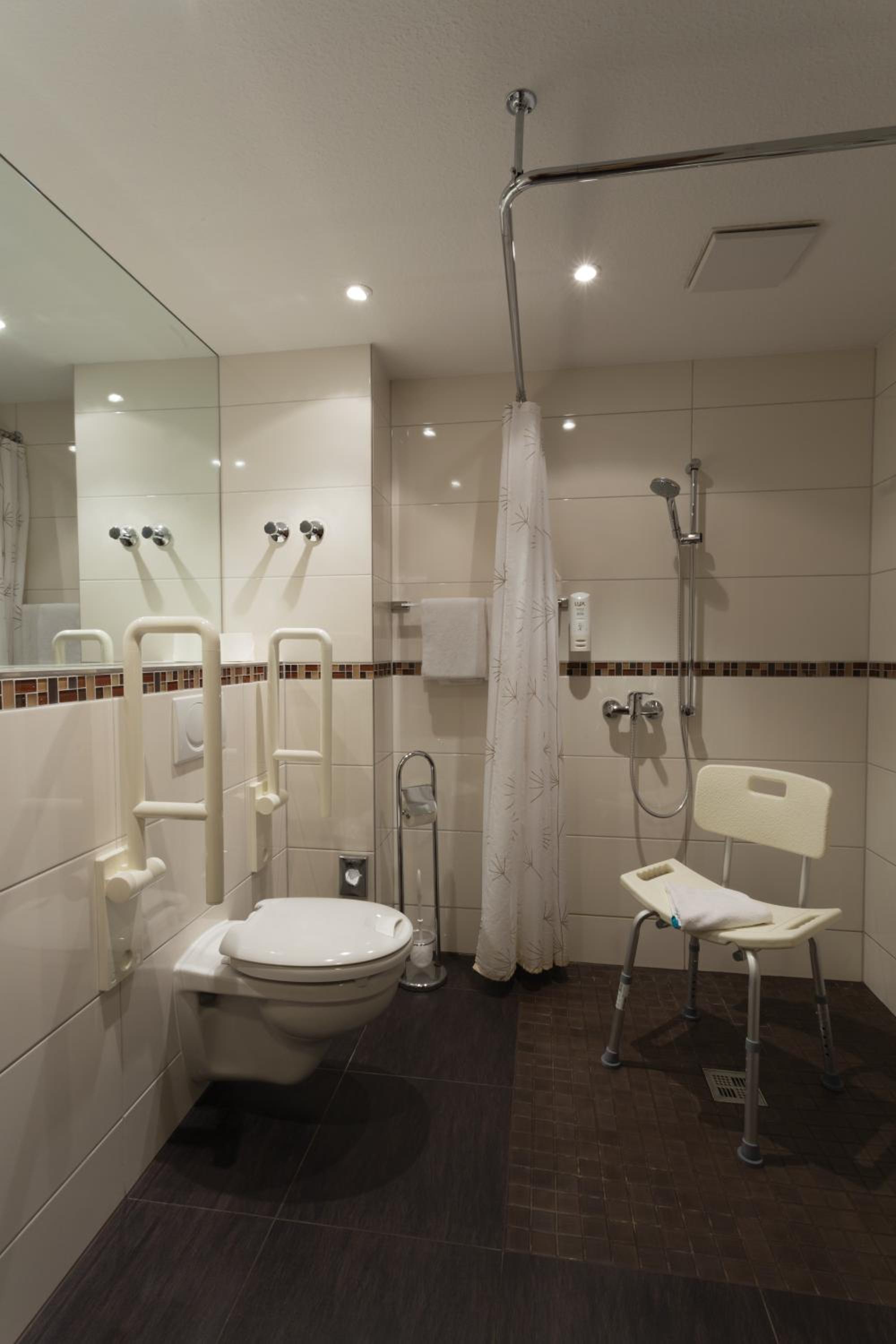 Standard Double Room - with handicapped friendly bathroom - Photo 4