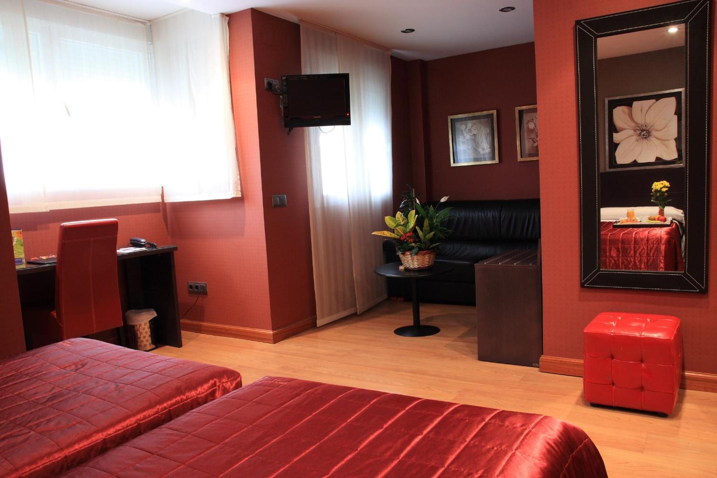 Double or Twin Room - Photo 7