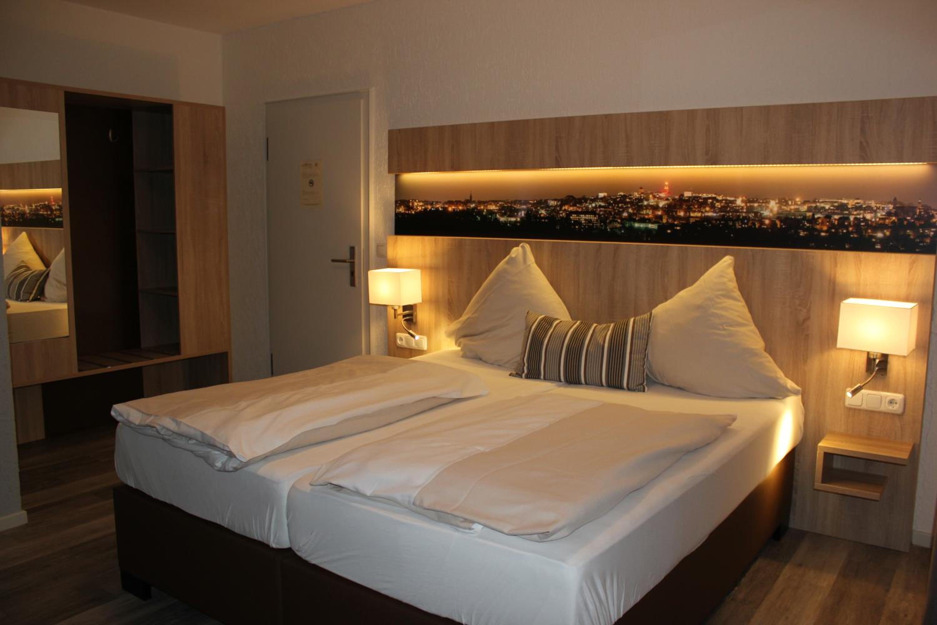 Double Room - Photo 11
