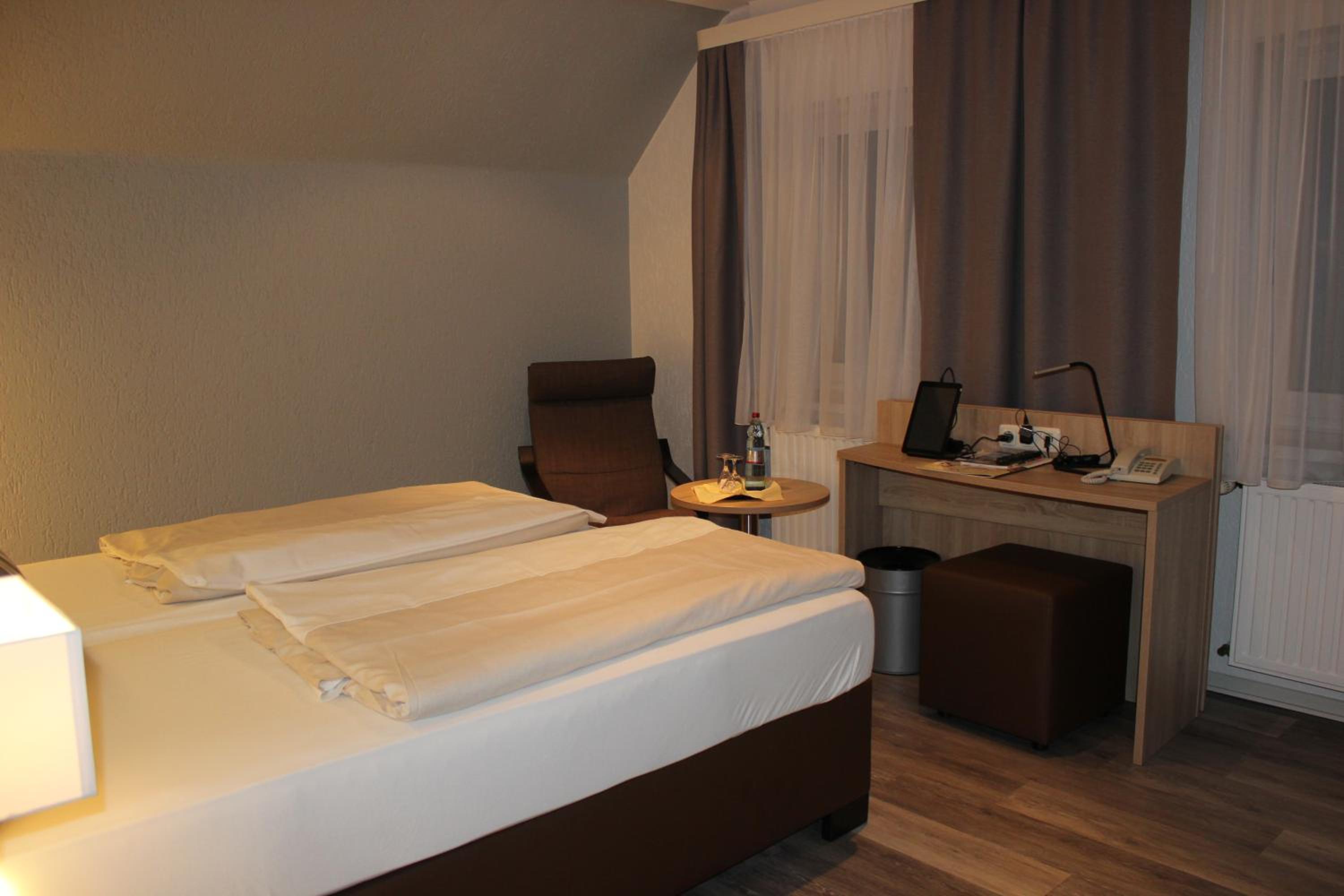 Double Room - Photo 9