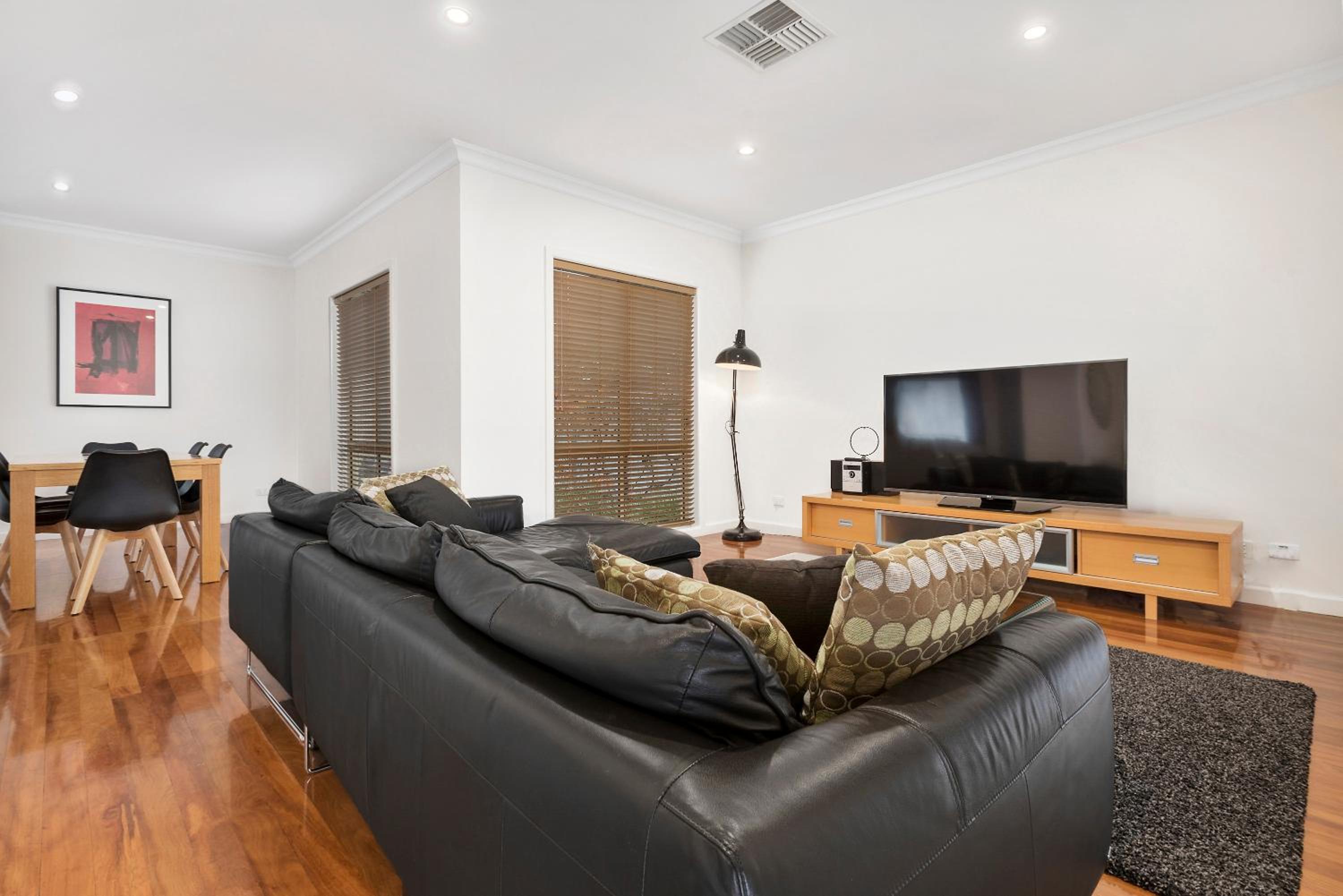 Three-Bedroom House - Photo 5