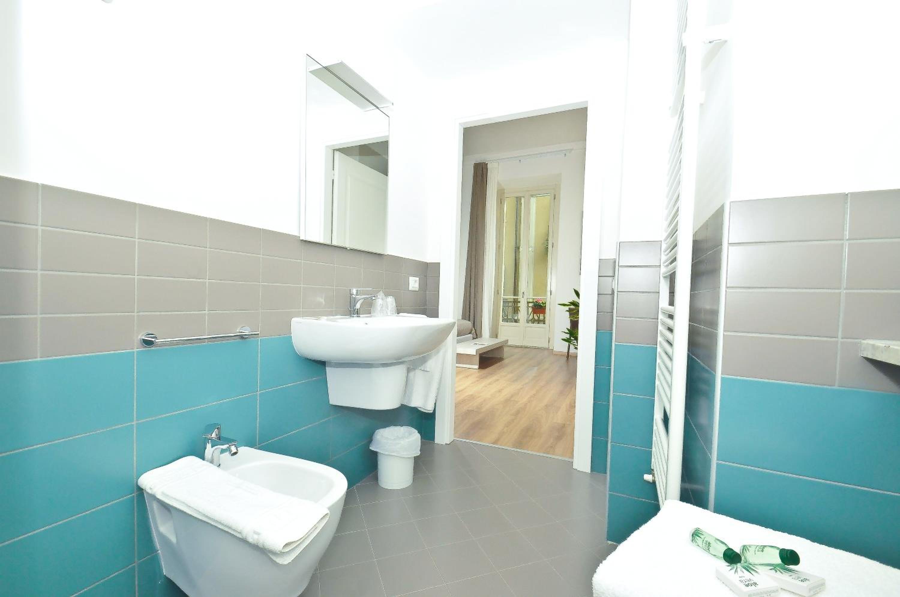 Deluxe Double or Twin Room - Photo 5