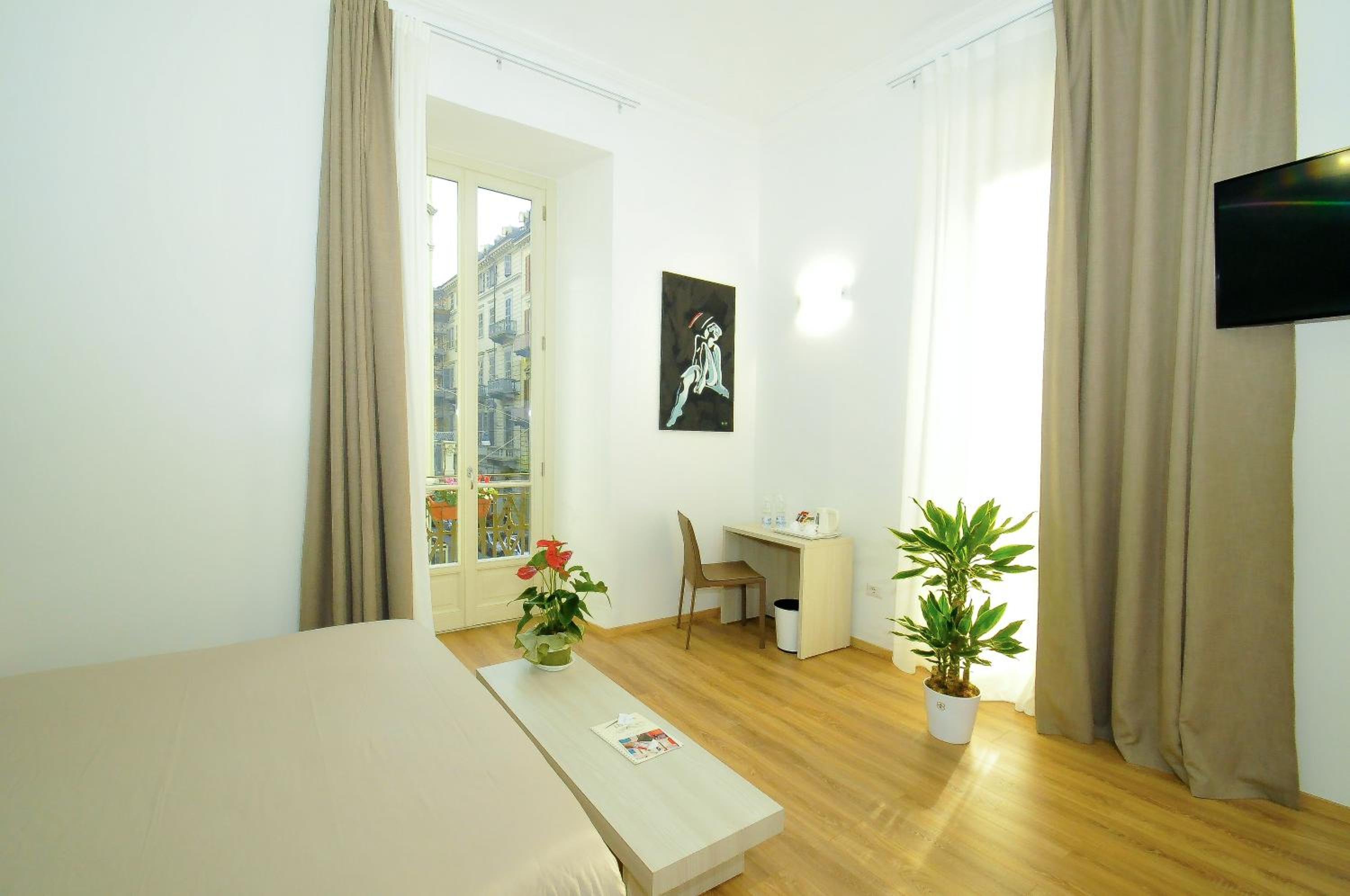 Deluxe Double or Twin Room - Photo 4