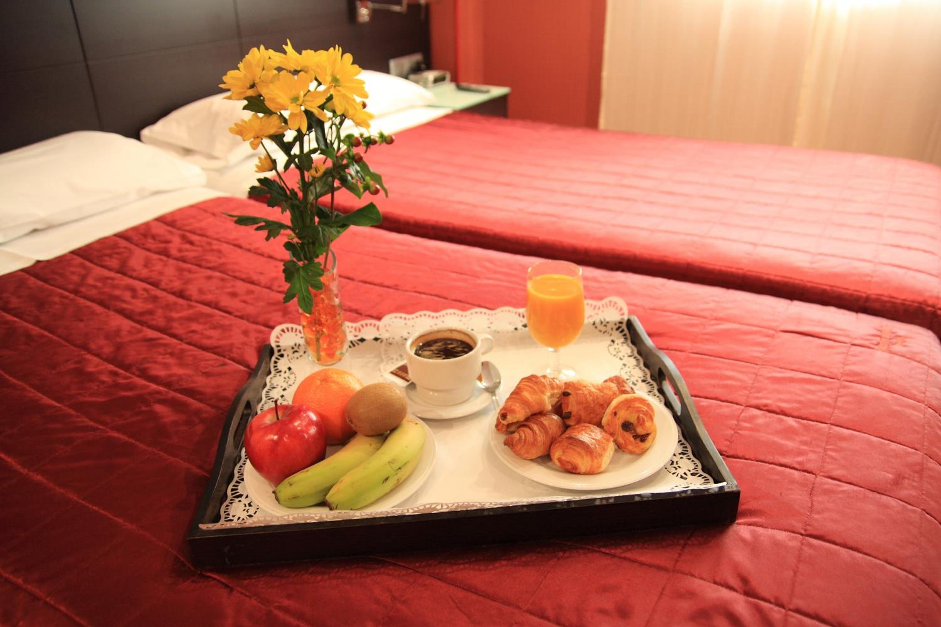 Double or Twin Room - Photo 5