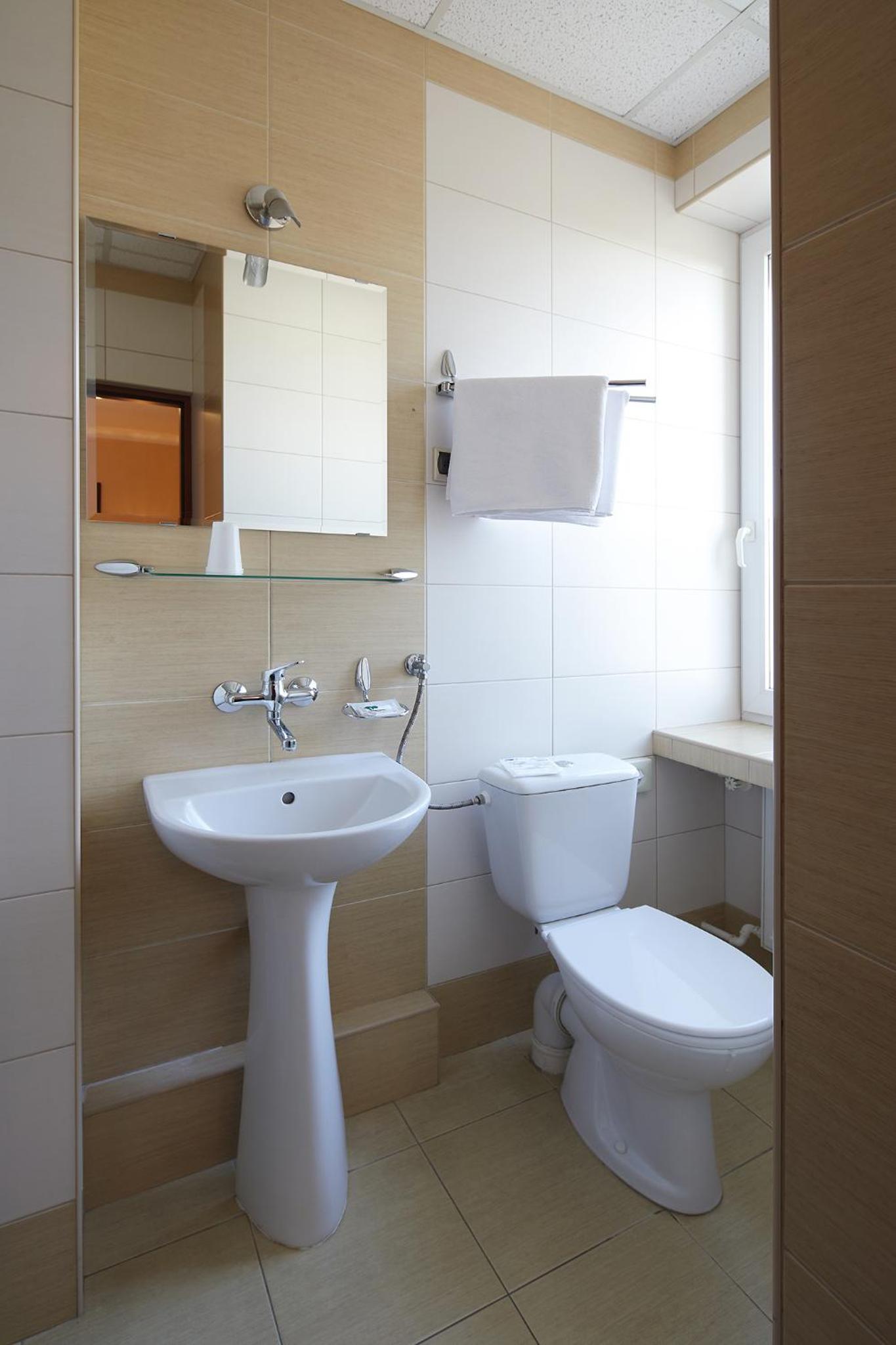 Twin Room - Photo 6