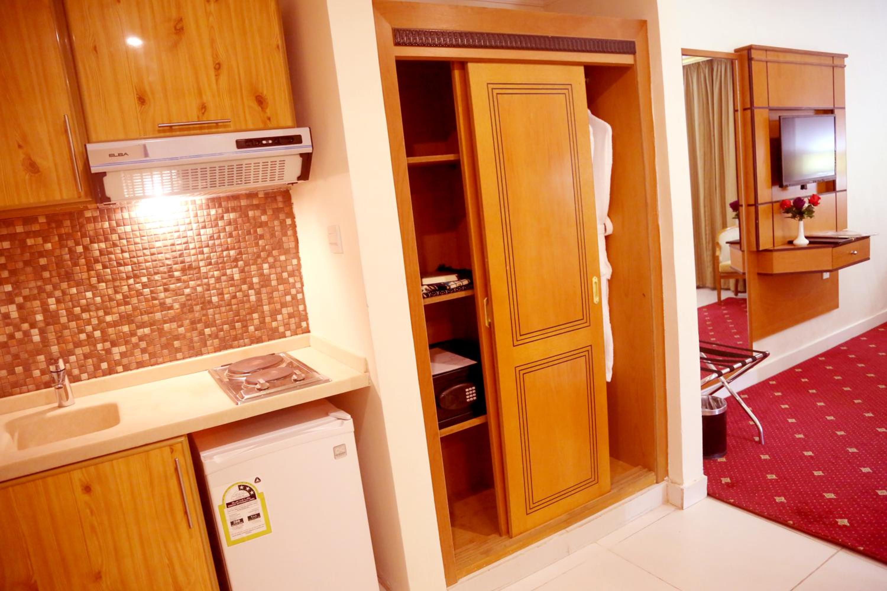 Double Room - Photo 9