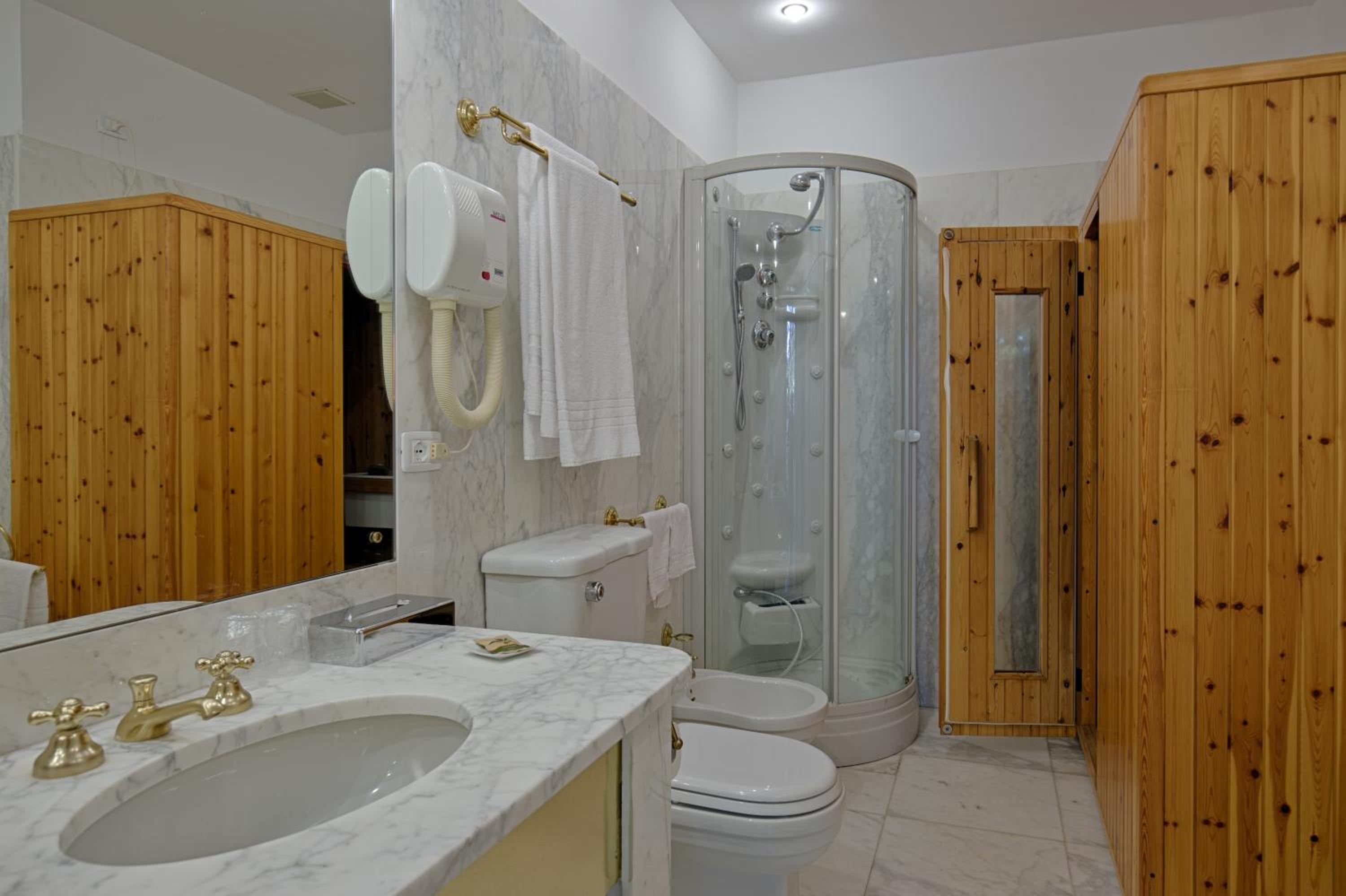 Suite with Sauna - Photo 8