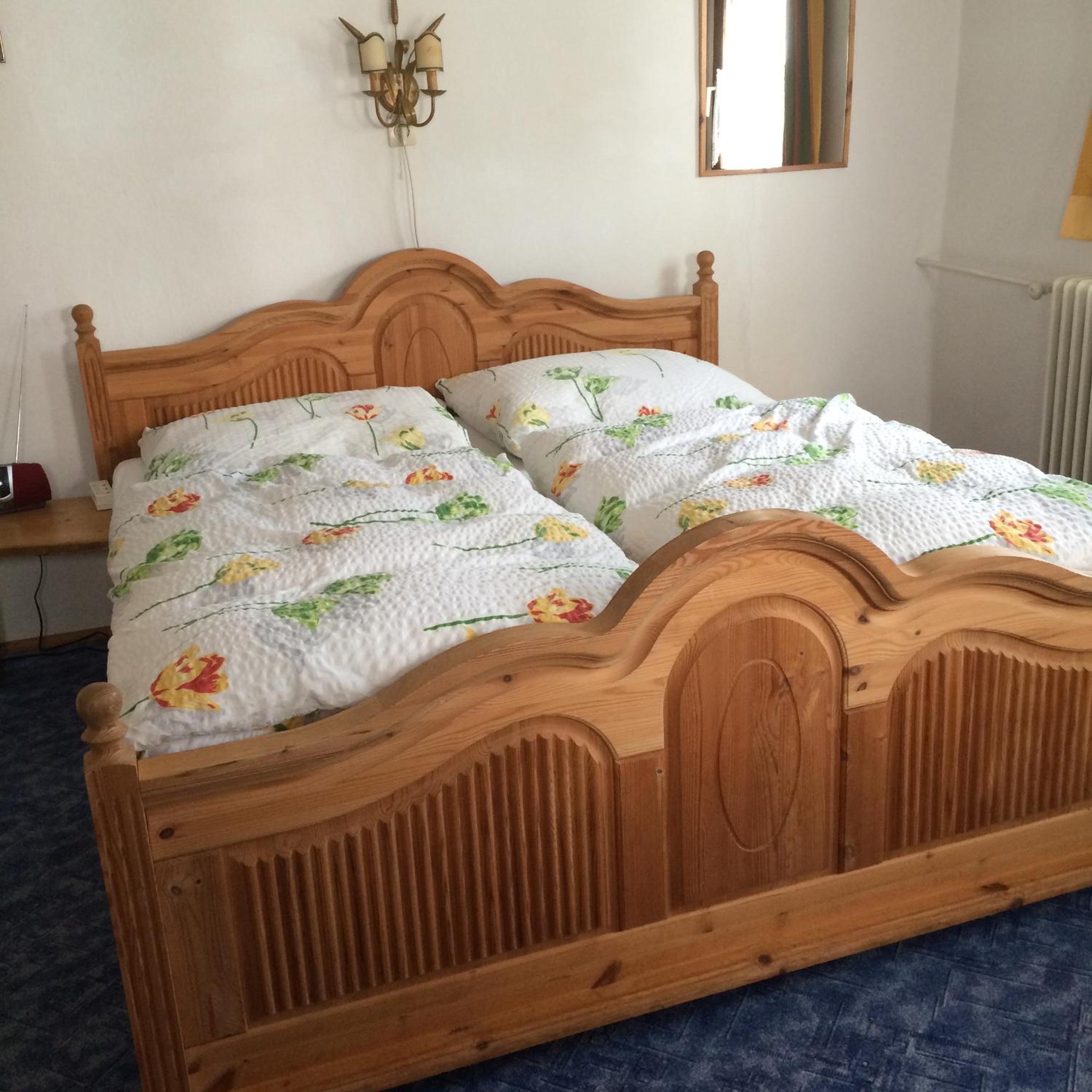 Double Room with Shared Bathroom and Toilet photo 3
