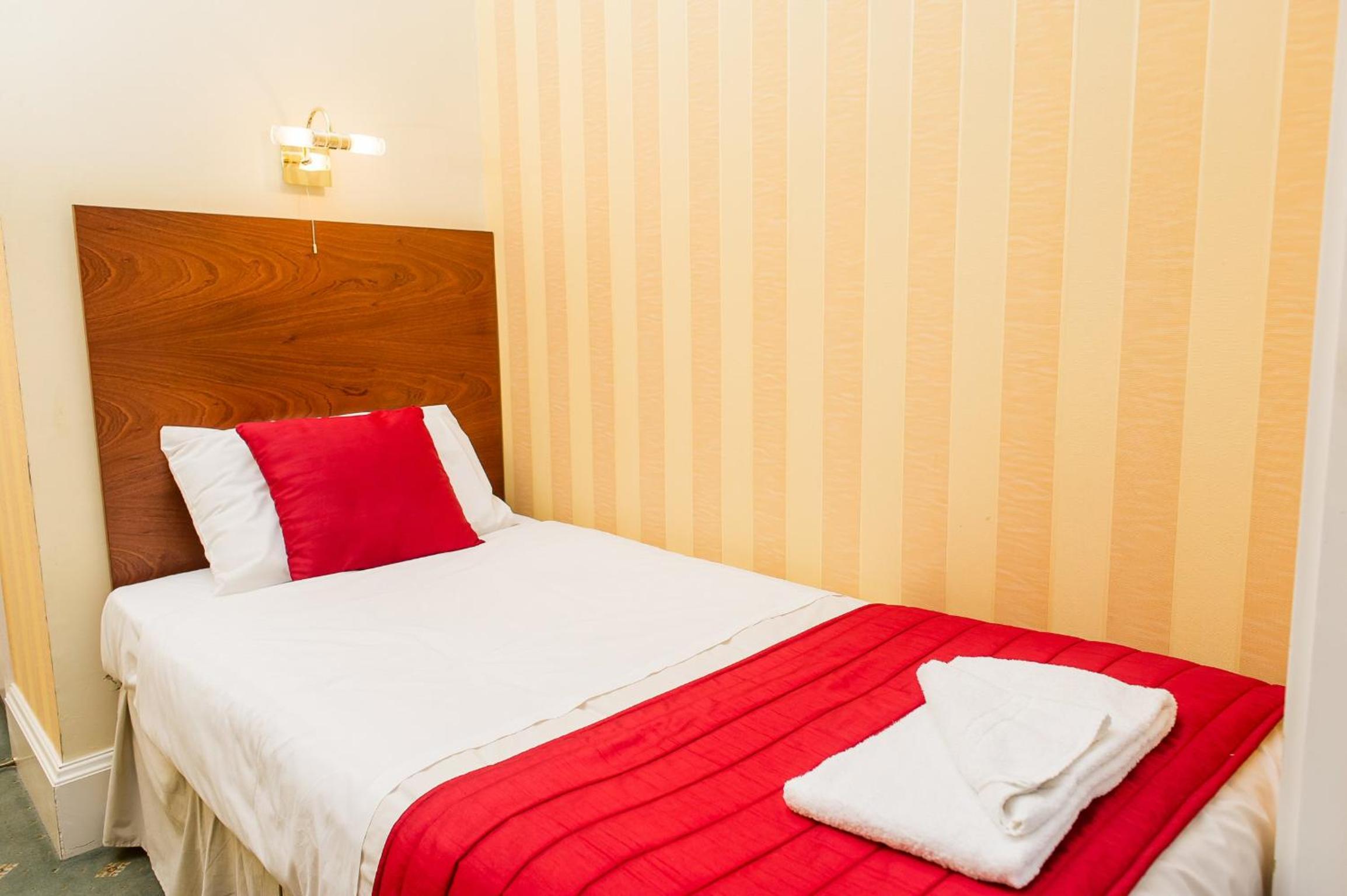Single Room photo 2