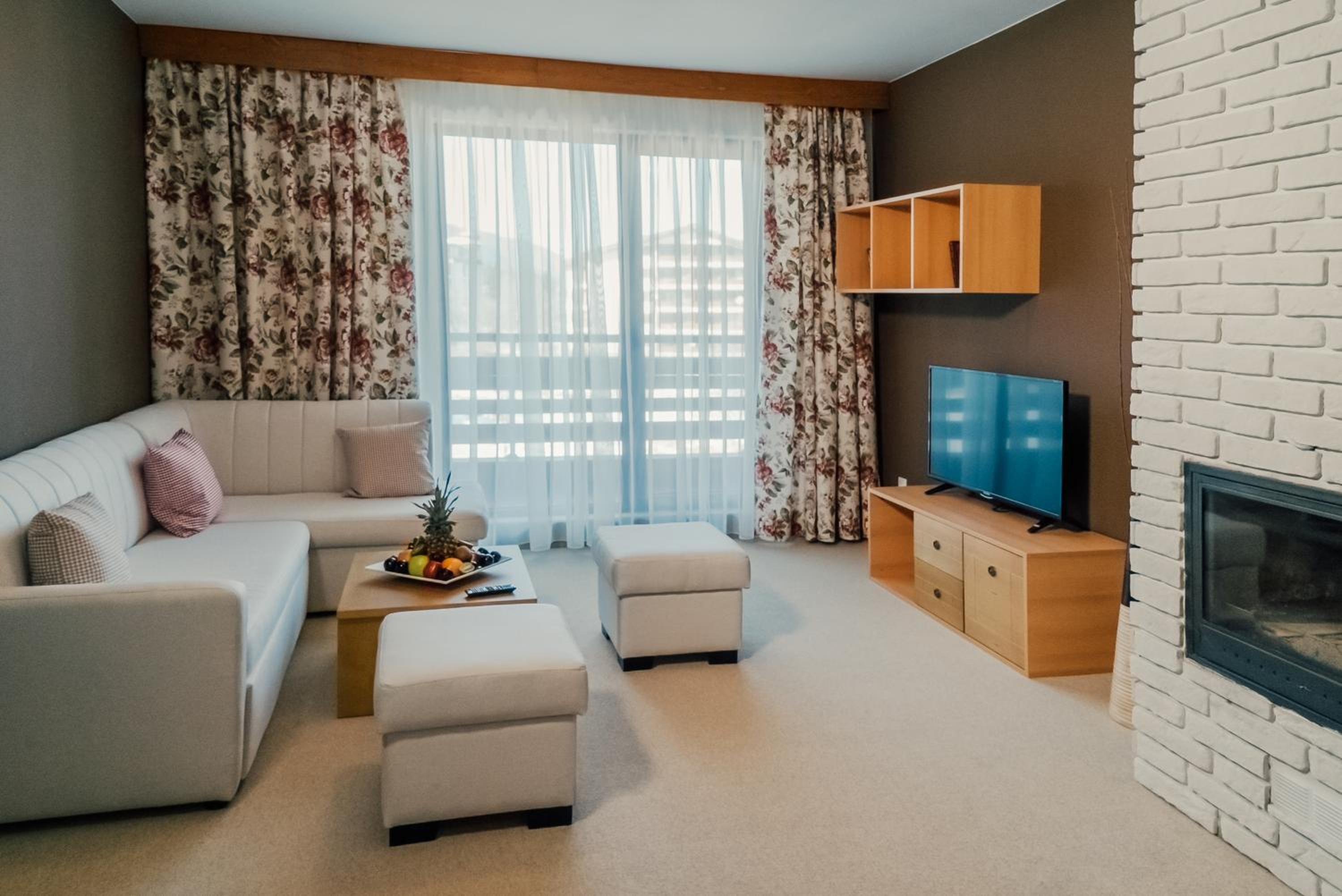 One-Bedroom Apartment (2 Adults + 2 Children) - free Wellness center. photo 1