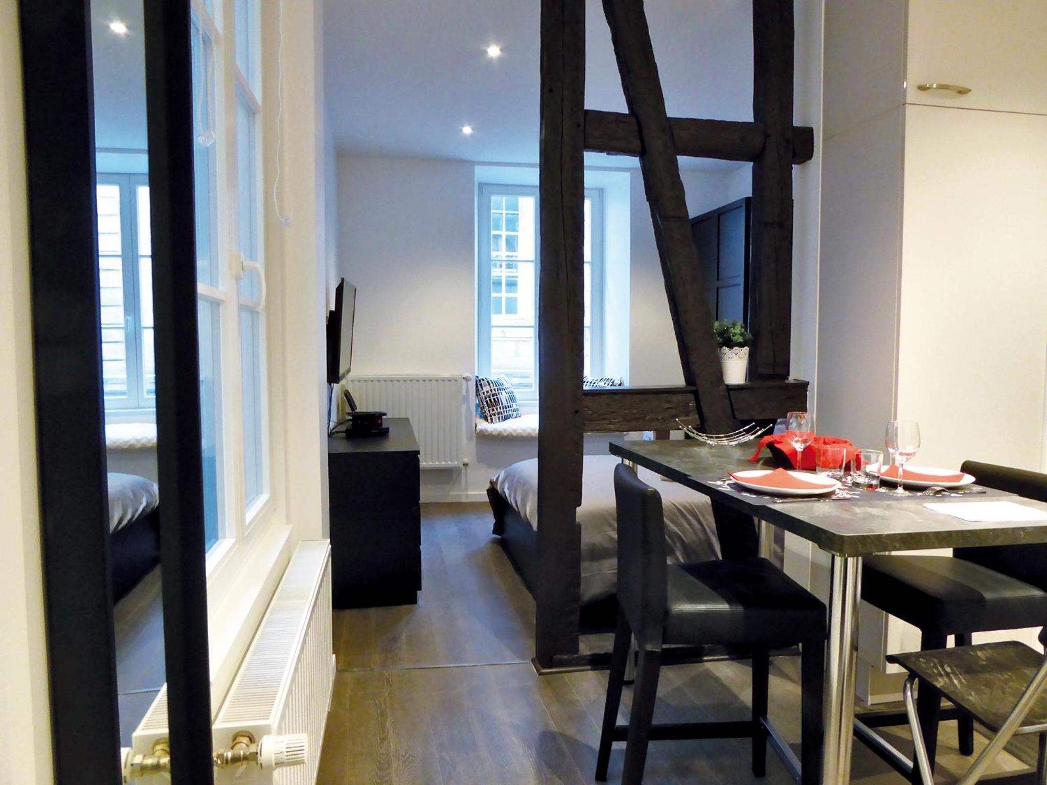 One-Bedroom Apartment - Photo 11